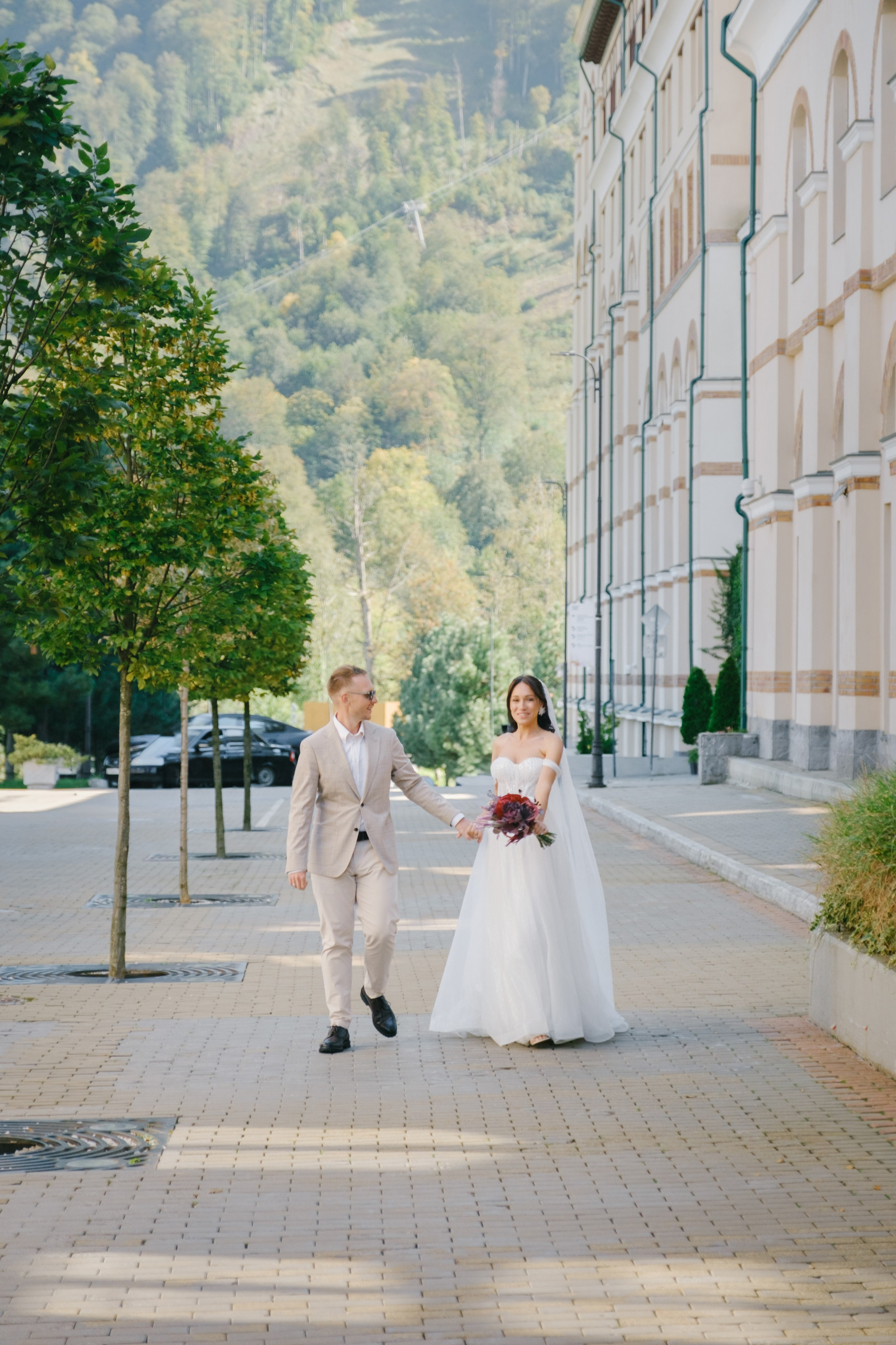 Две Здезды — Храм 19 века. Свадебный Видеограф Фотограф в Сочи