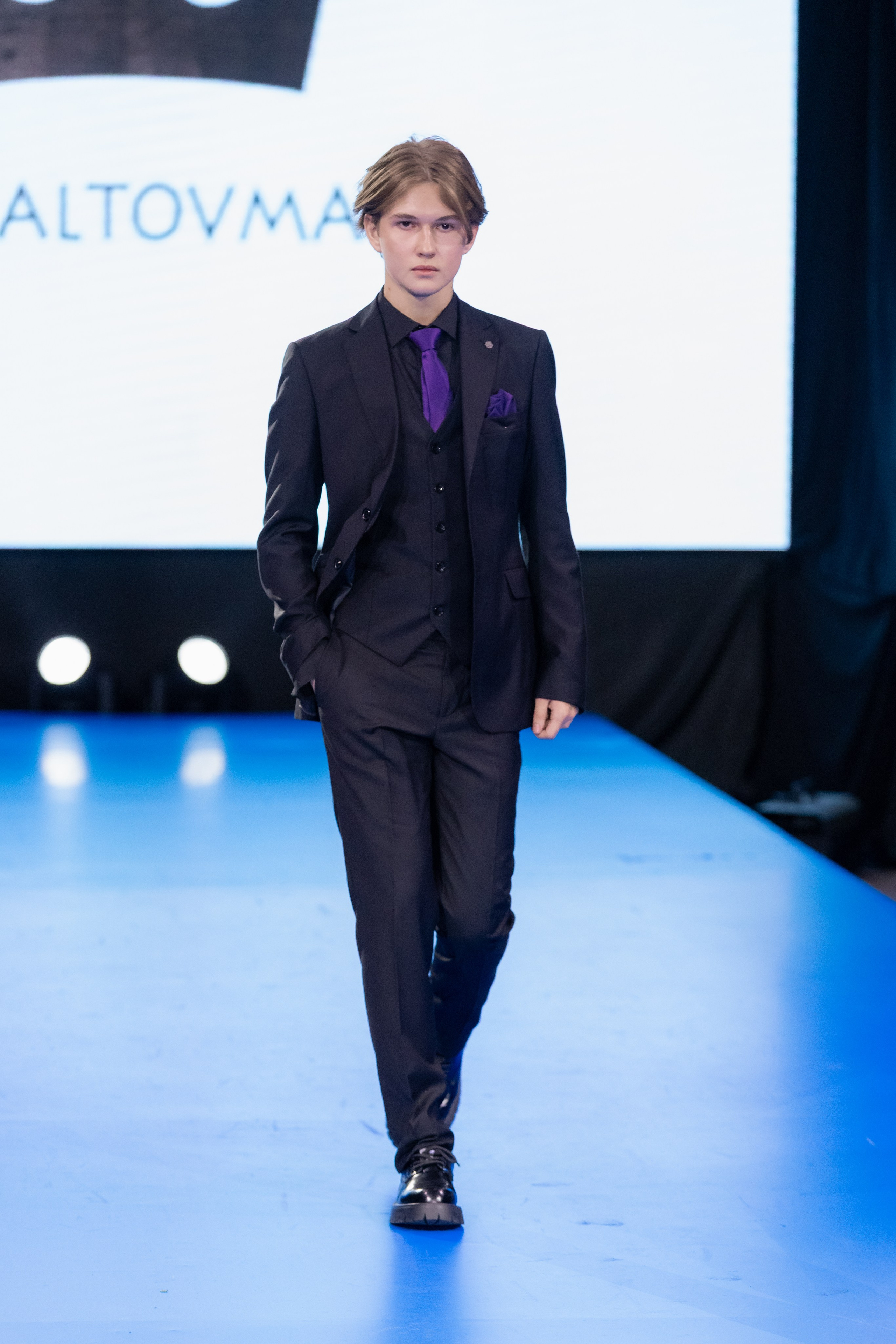 Подиум Volga Fashion Show 2025 в Ростове-на-Дону. Фотограф в Ростов-на-Дону Виктория Савчук