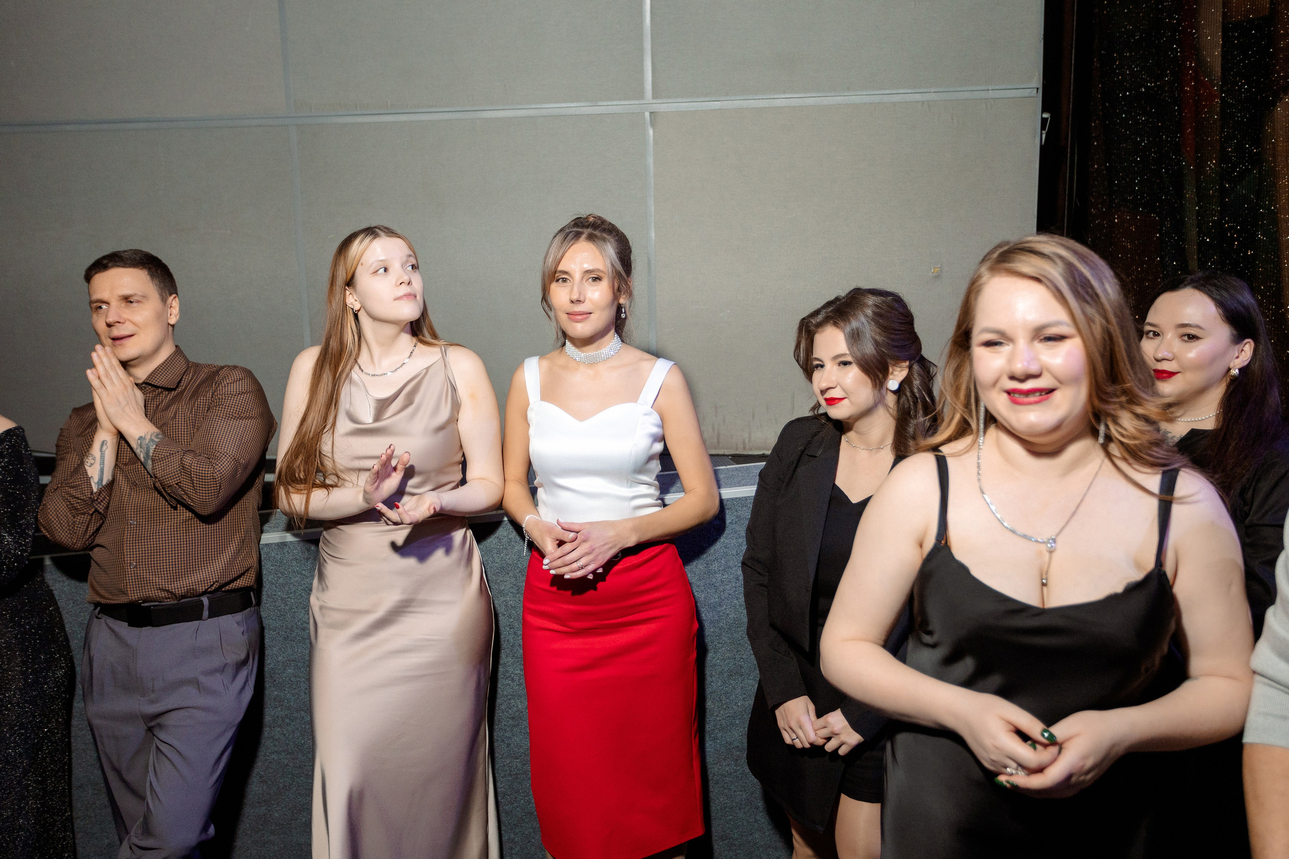 РЕПОРТАЖ: НОВЫЙ ГОД В ДК МЕТАЛЛУРГ. Профессиональный фотограф в Ижевске Леша Петров