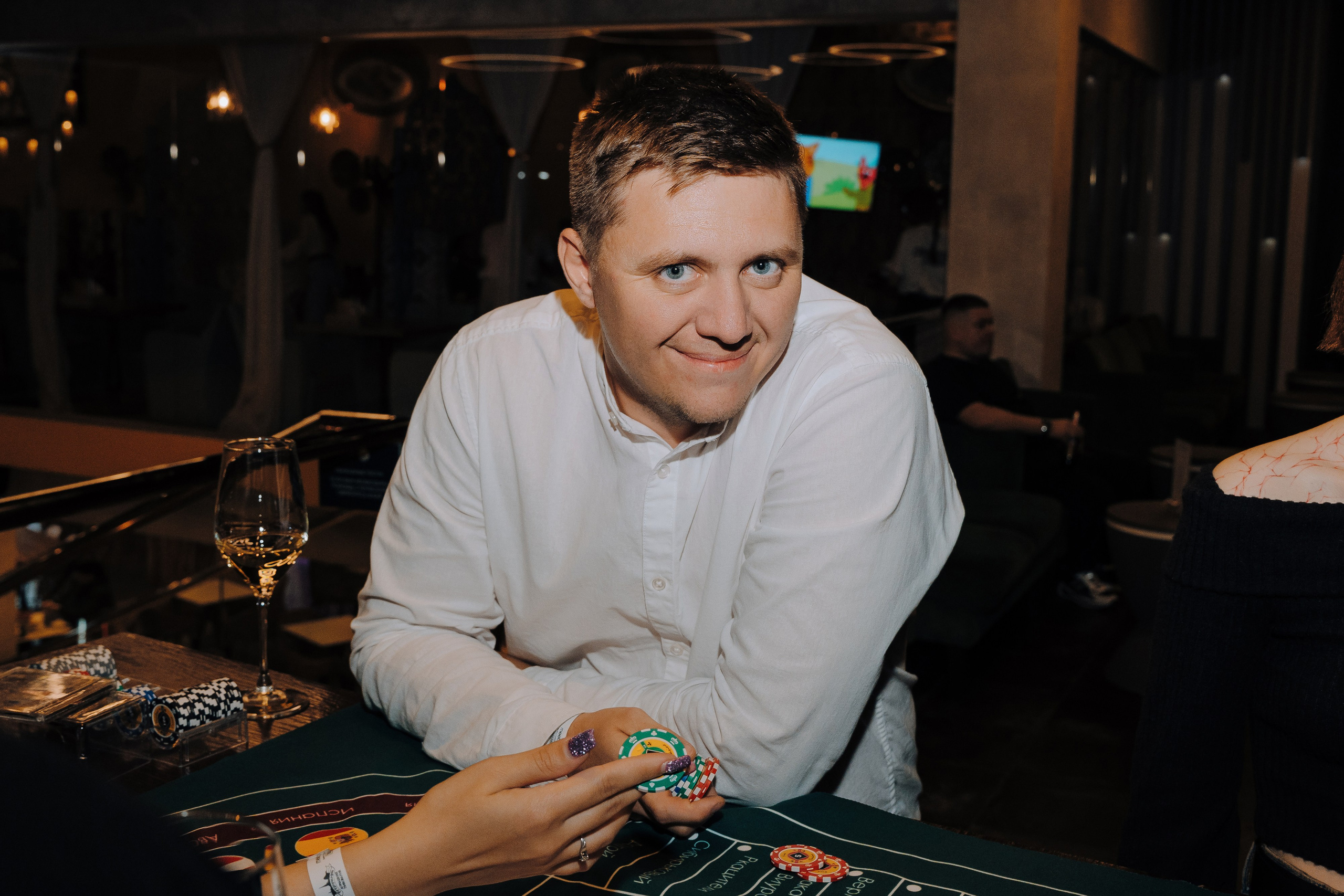 20 ЛЕТ МЕГАПОЛИС ЧЕЛЯБИНСК ХЕДЛАЙНЕР ЕЛКА. Репортажный фотограф Зуев Роман г. Челябинск