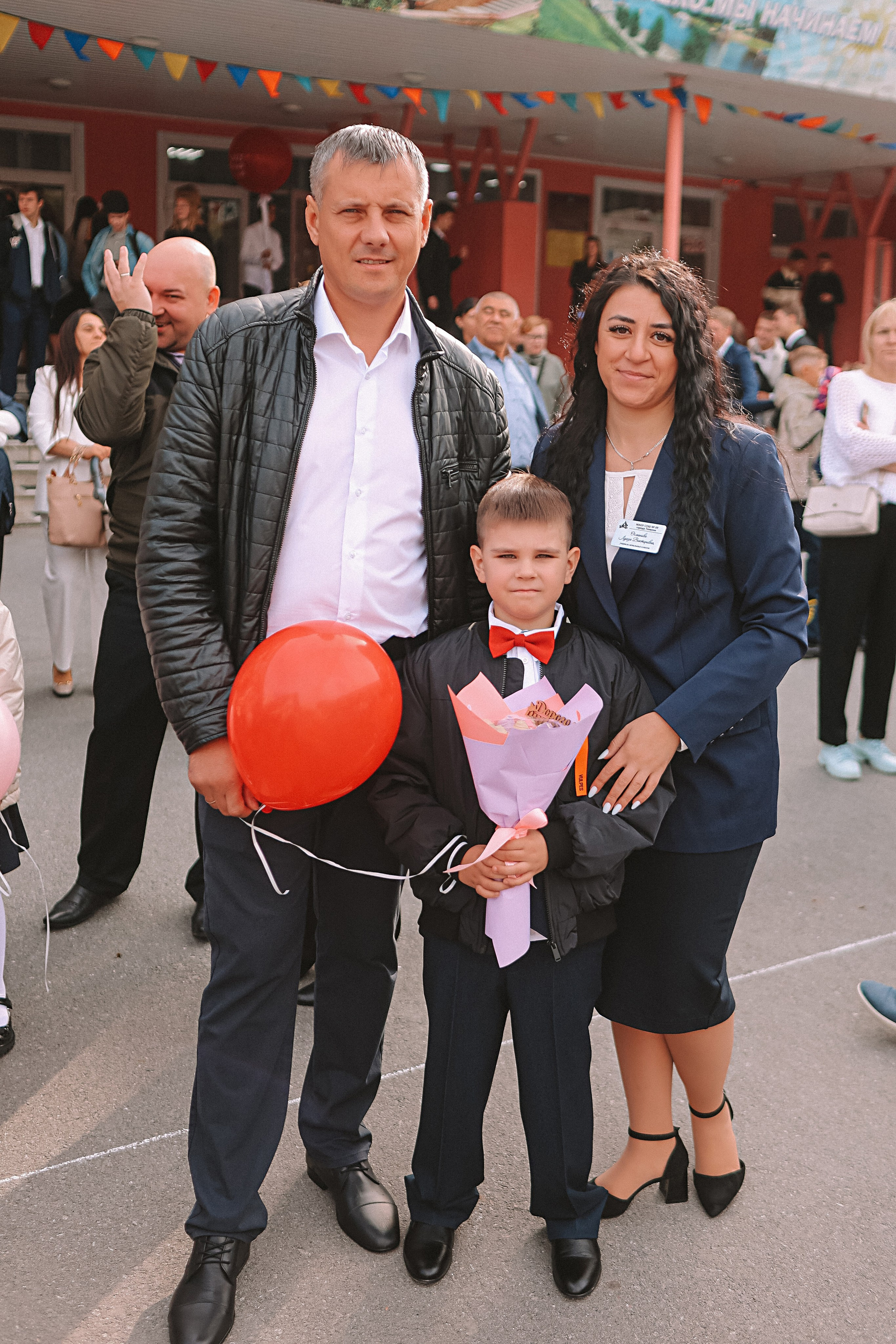 1 сентября линейка+кл час+портреты. Семейный фотограф Тюмень, фотограф на роды Салмина Мария