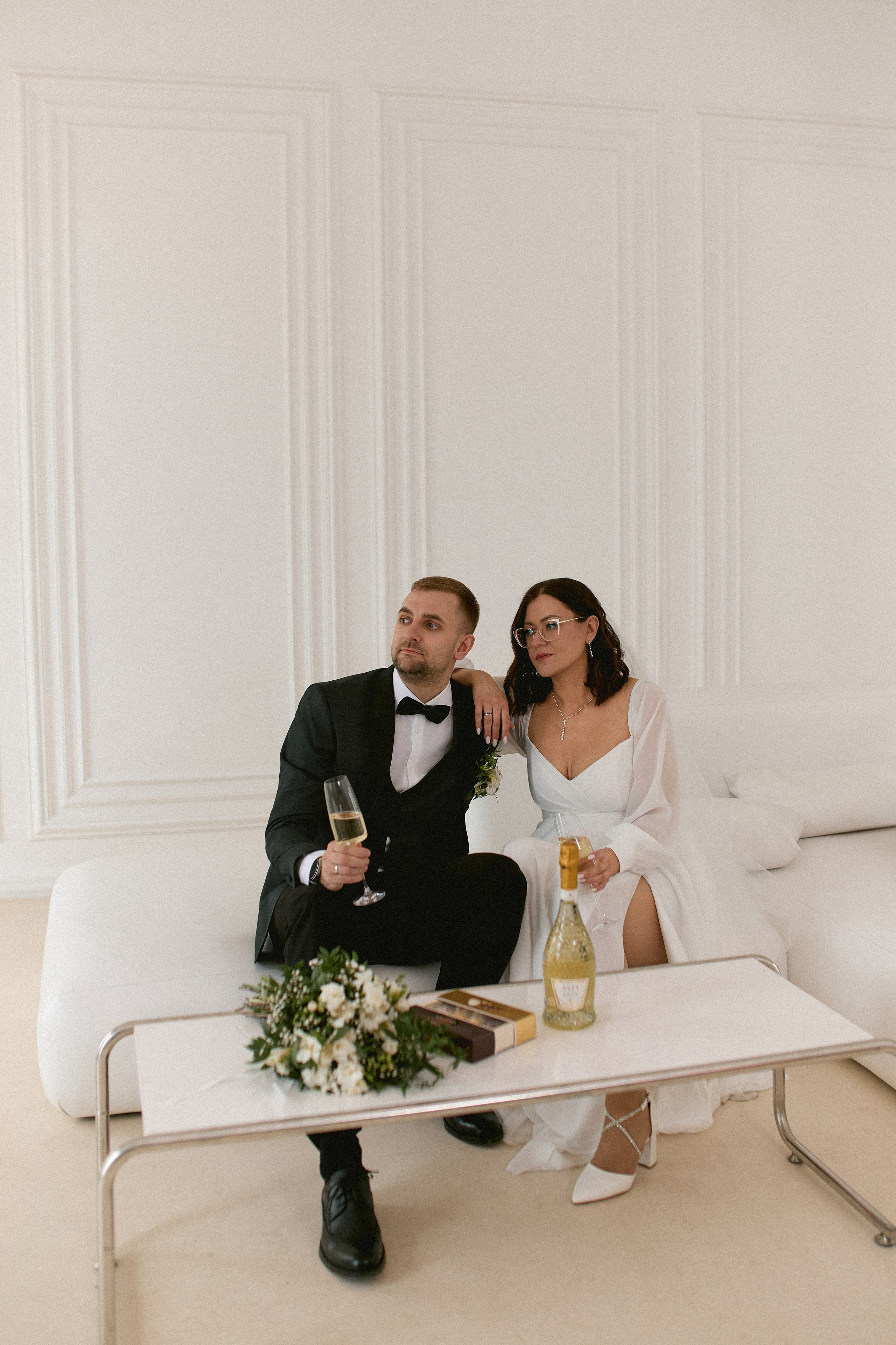 Свадебная фотосессия в Дворце Бракосочетания № 2. Сестры Карабаза. Фотографы и ретушеры в Москве и Санкт-Петербурге