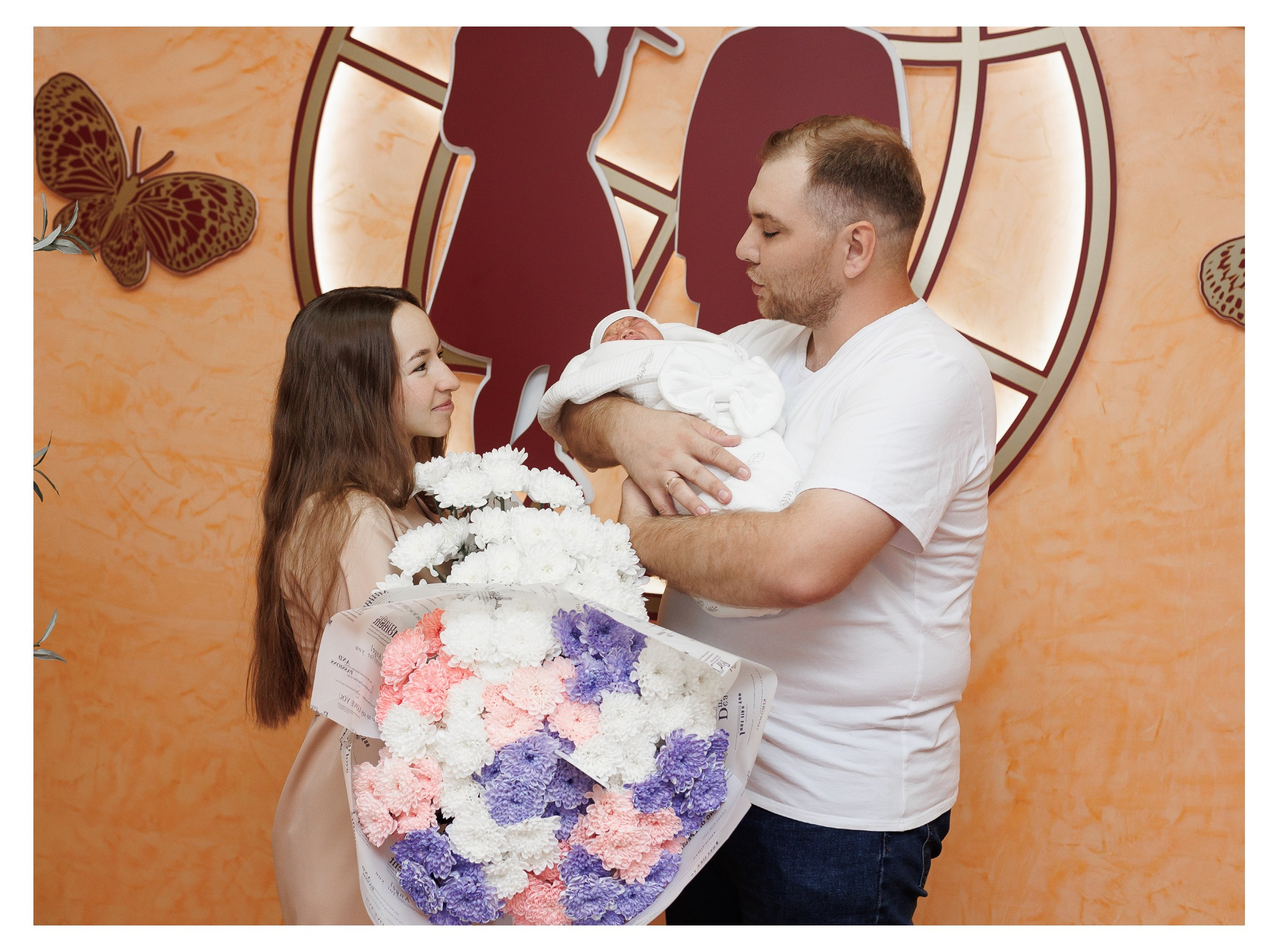 Выписка из роддома. Фотограф Беременности и Новорождённых в Кемерово