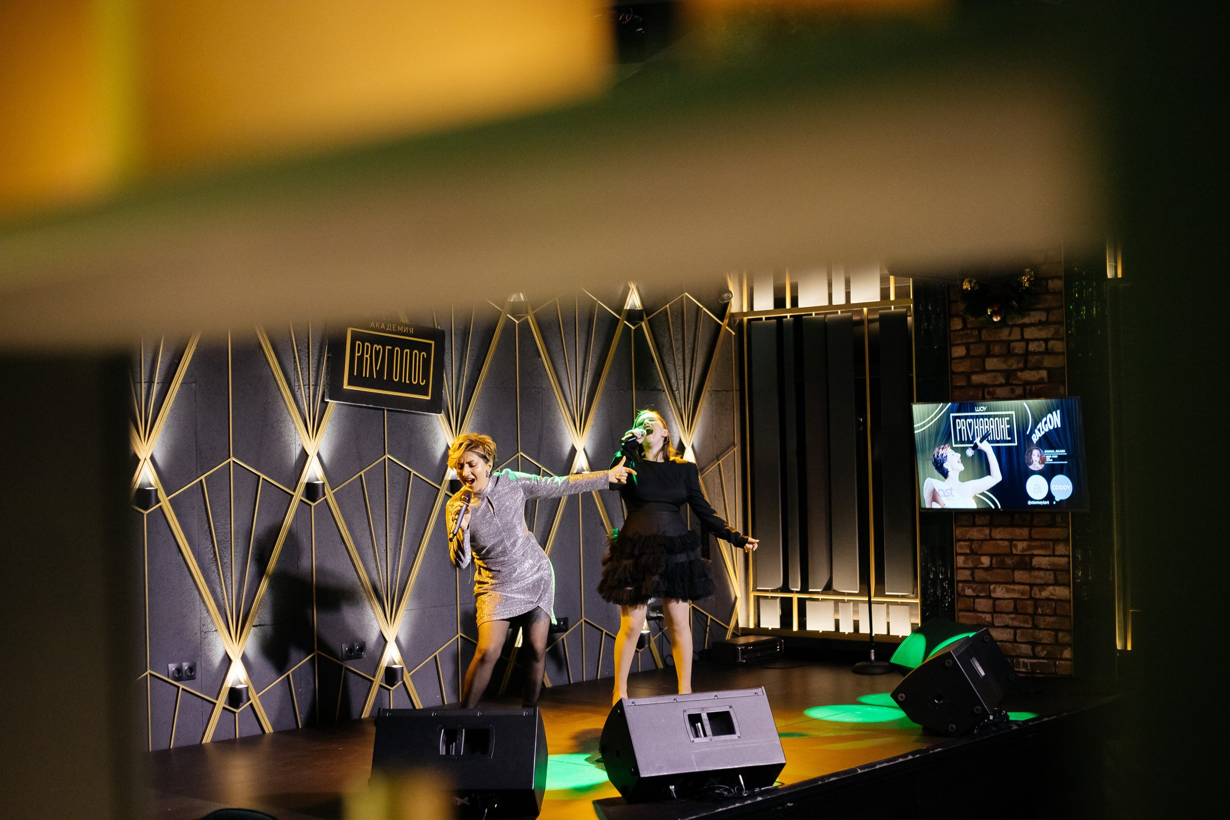 КАРАОКЕ БАР P'YANO. Репортажный и портретный фотограф в Екатеринбурге Гизатуллин Марат