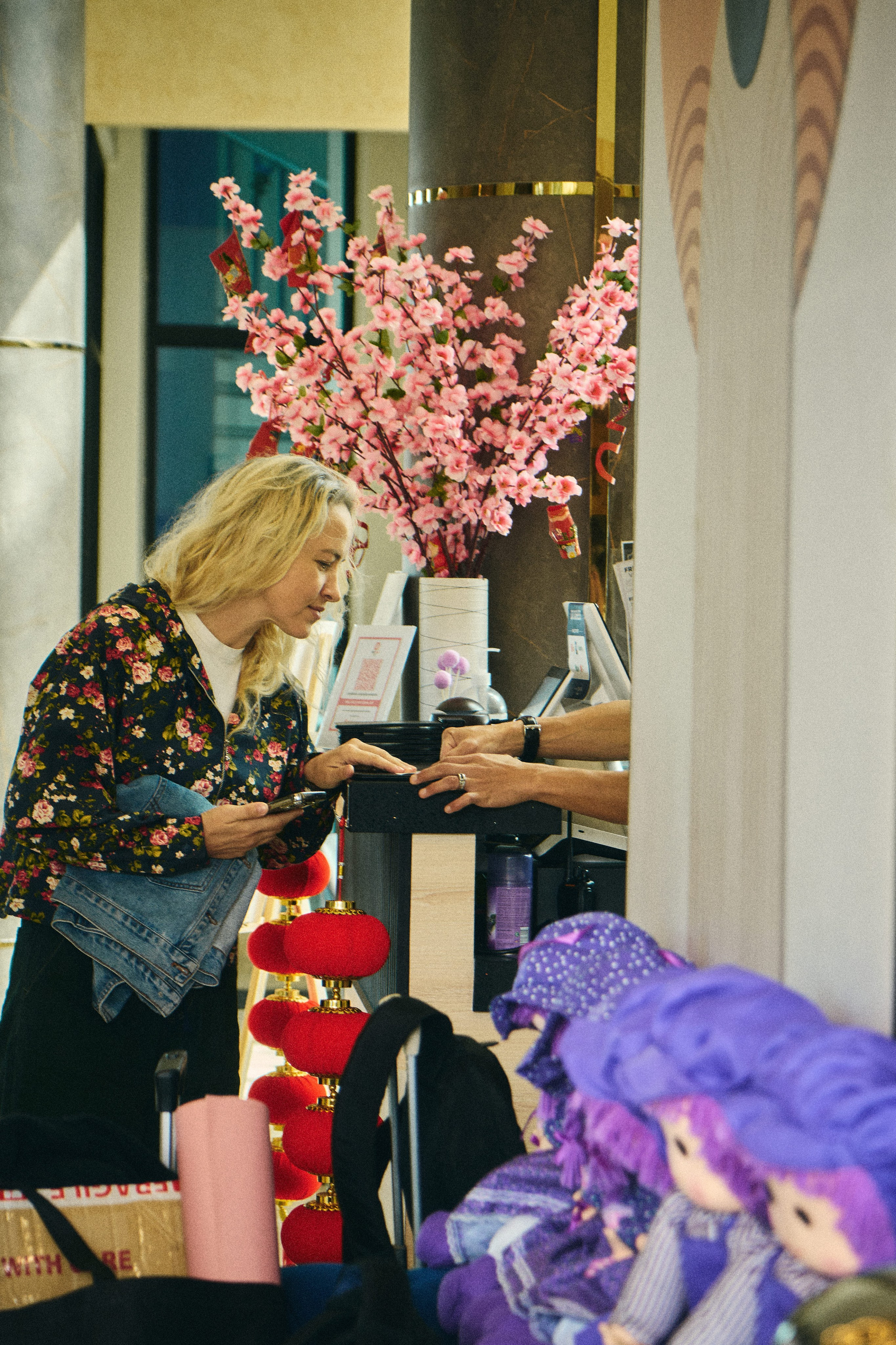 Lavender Mansion. See the moment and catche. commercial and reportage