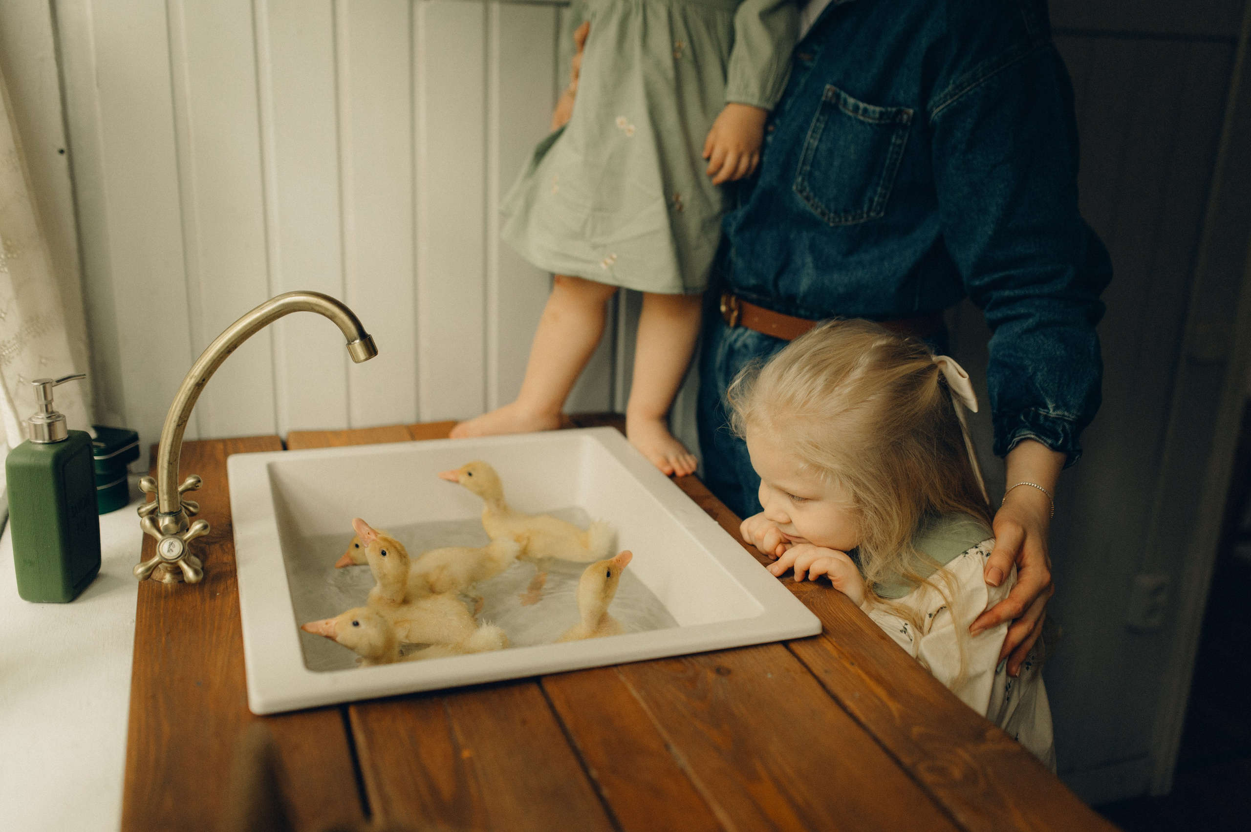 Весна в ладошках. Семейный фотограф в Москве Екатерина Денисенко | Фотосессии без постановки дома и в студии