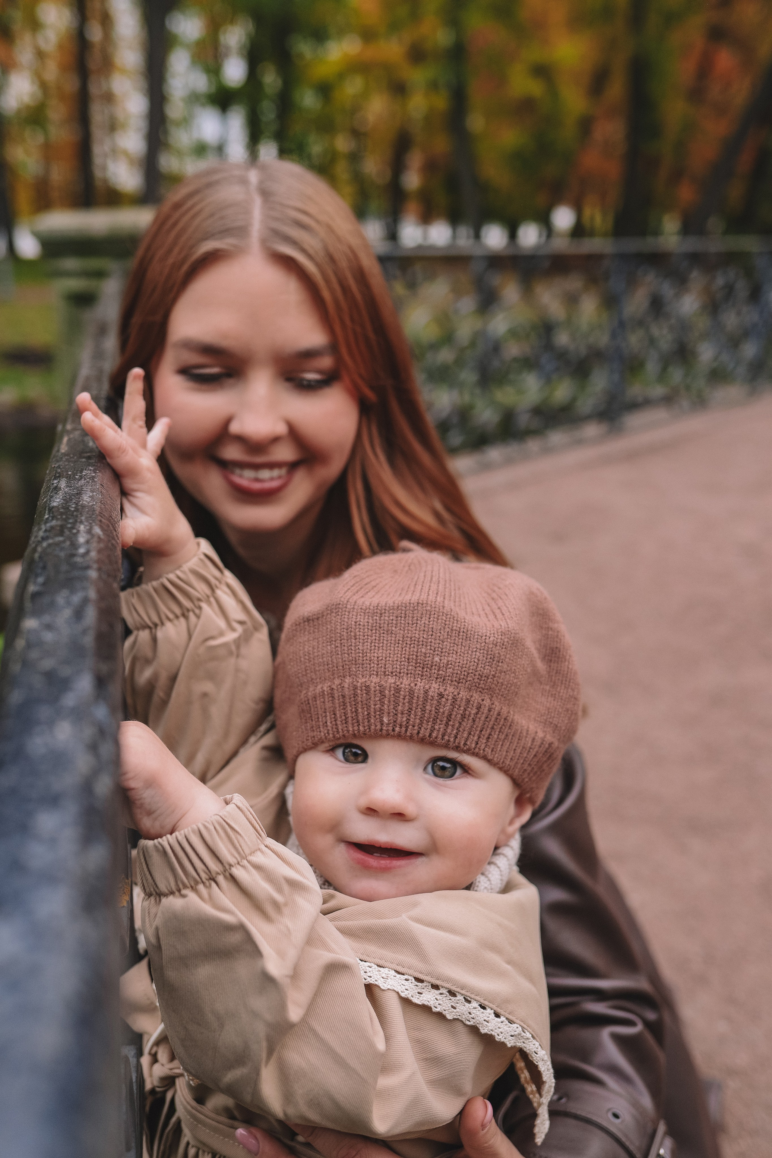 Мамы с дочками в осеннем парке. Фотограф Олеся Беляева | Санкт-Петербург и Ленобласть