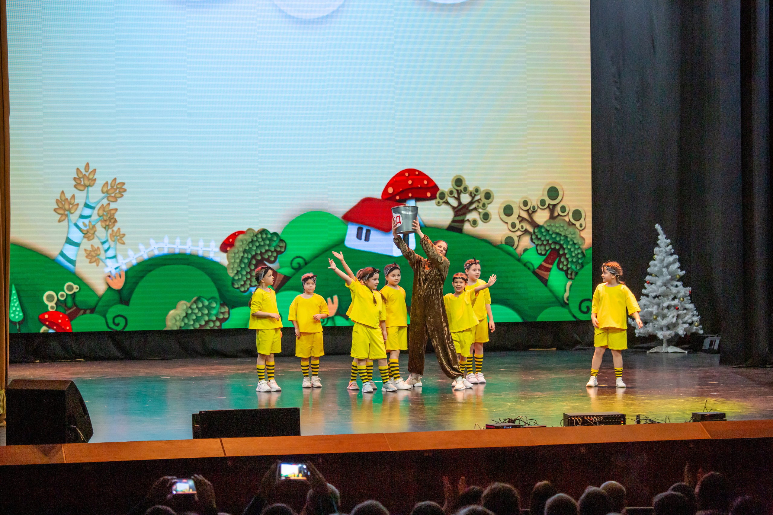 Концерт детской танцевальной школы. Репортажный, семейный, свадебный, портретный фотограф