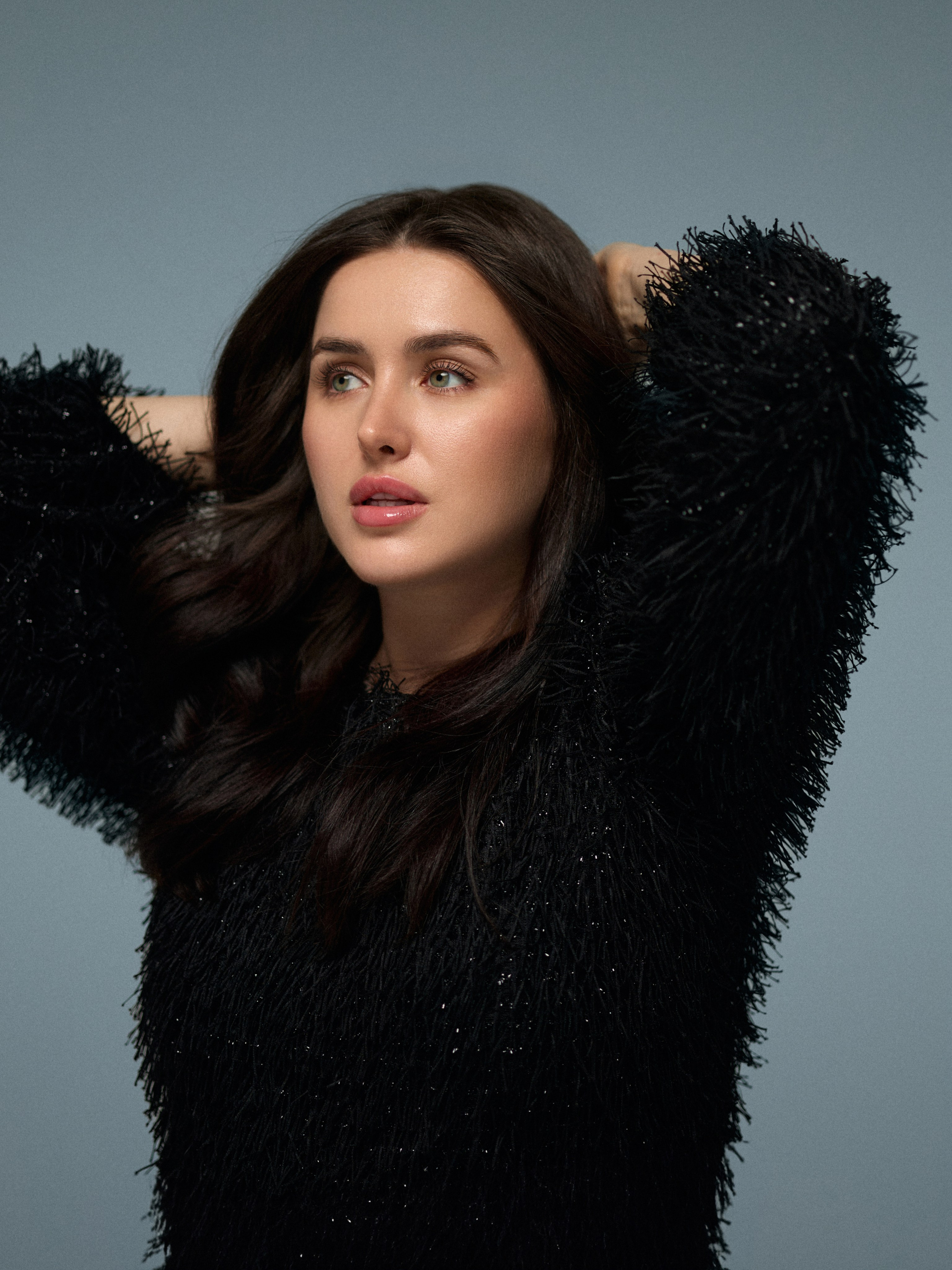 Минималистичная фотосессия. Сестры Карабаза. Фотографы и ретушеры в Москве и Санкт-Петербурге