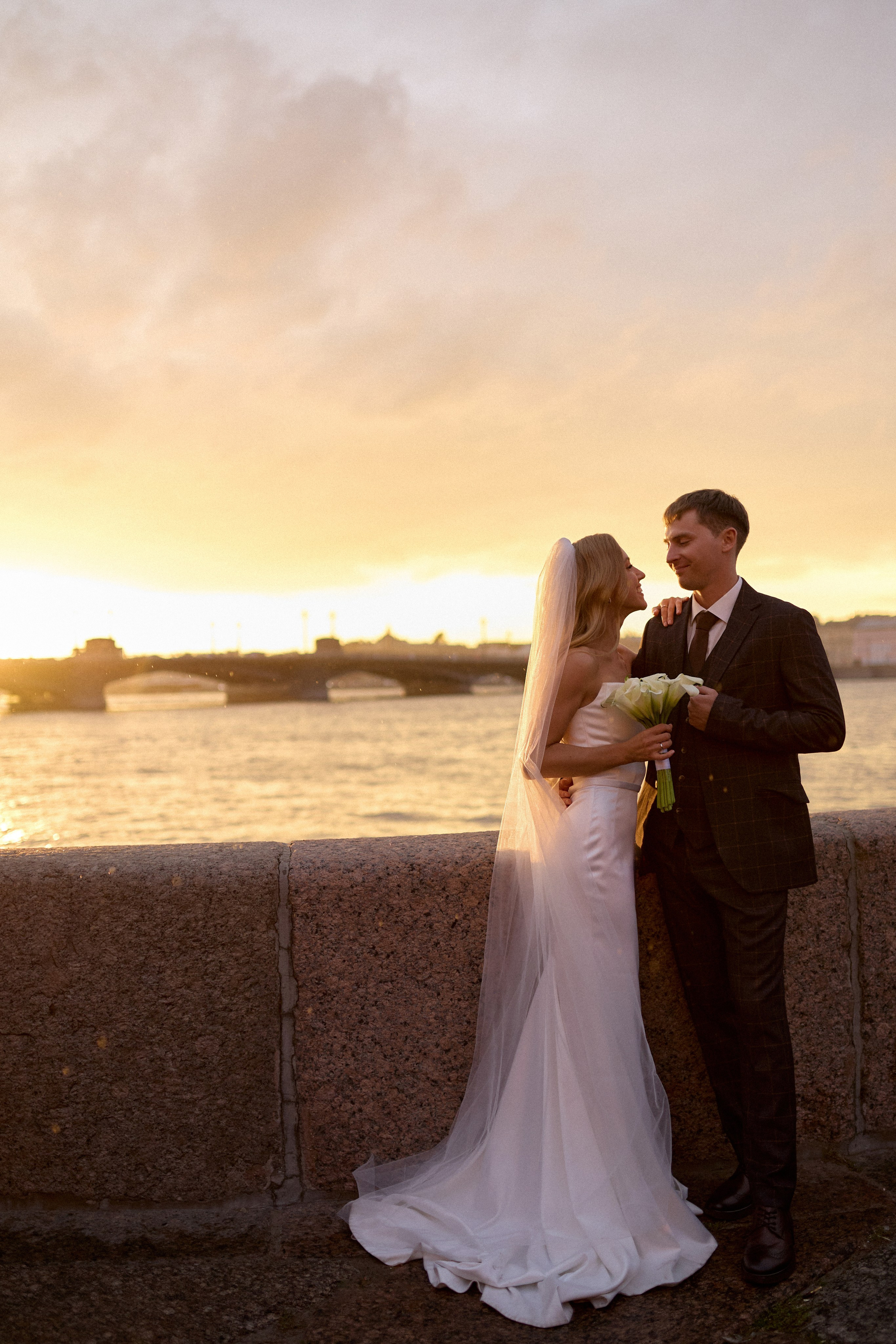 Свадебная фотосессия в Дворце Бракосочетания № 1. Сестры Карабаза. Фотографы и ретушеры в Москве и Санкт-Петербурге