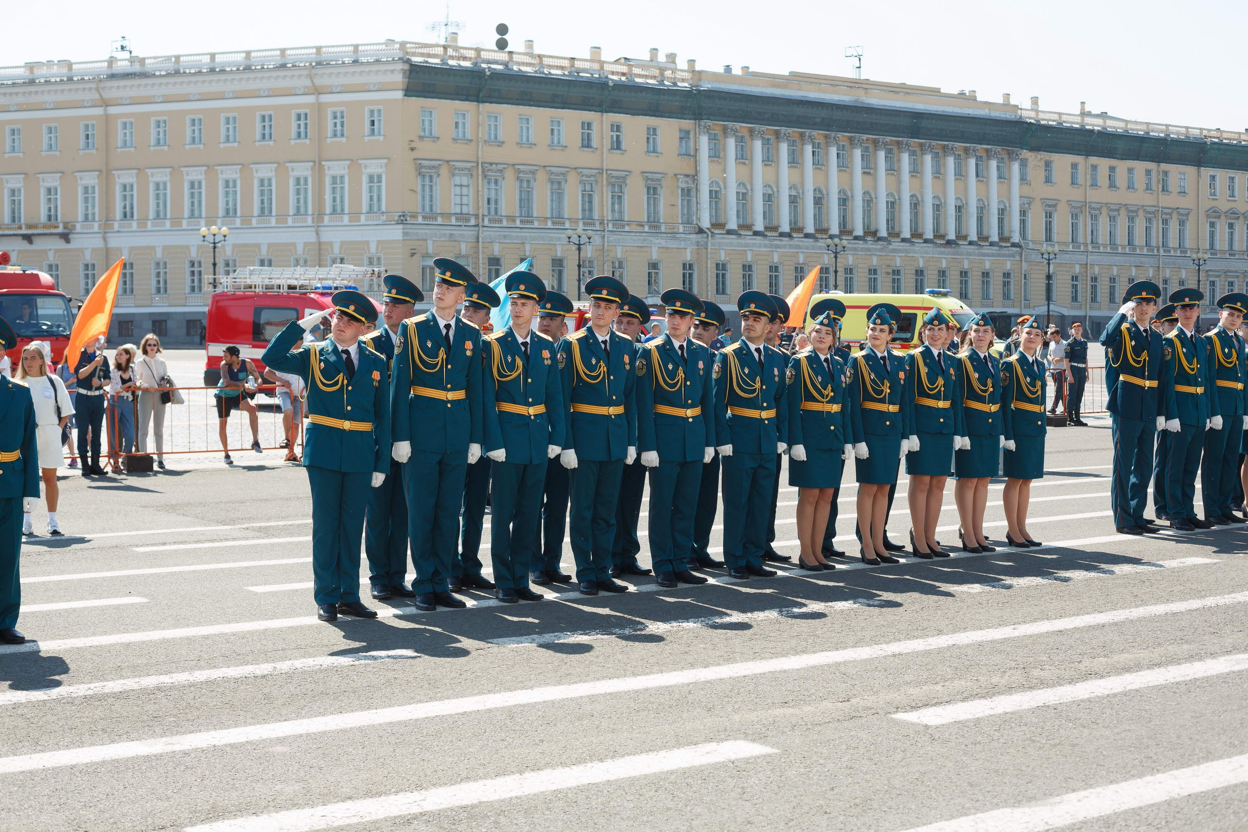 Выпуск офицеров СПб УГПС МЧС России. Свадебный фотограф Игорь Брундасов 8PHOTO на свадьбу венчание загс СПб