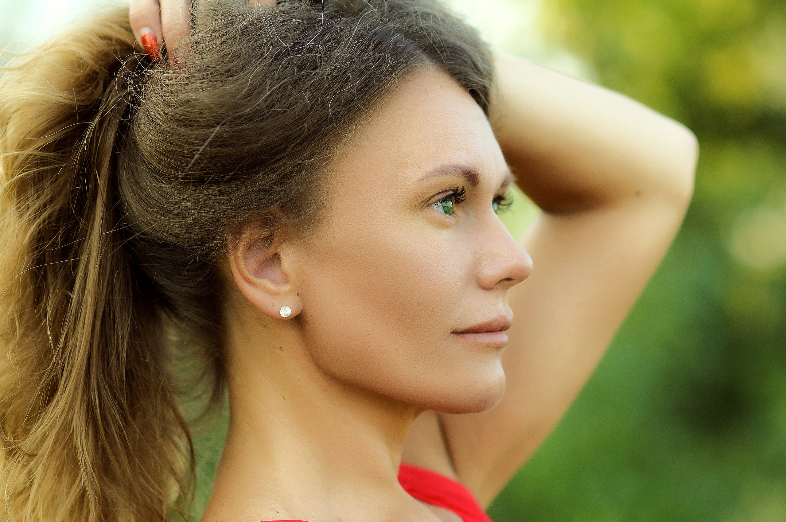 красивый женский профиль