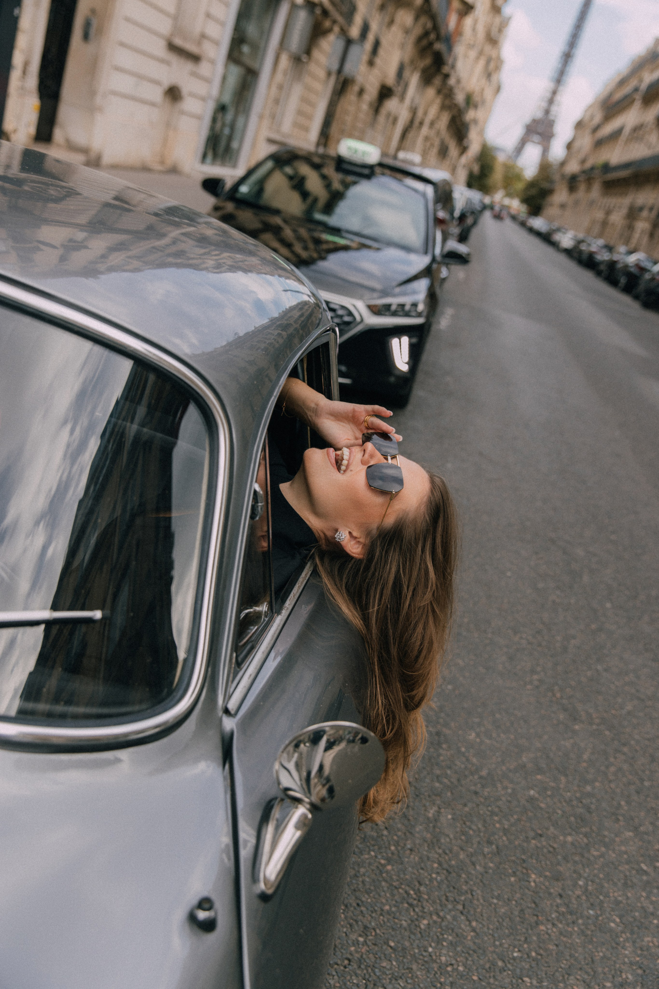 Hit the road. Photographer in Paris