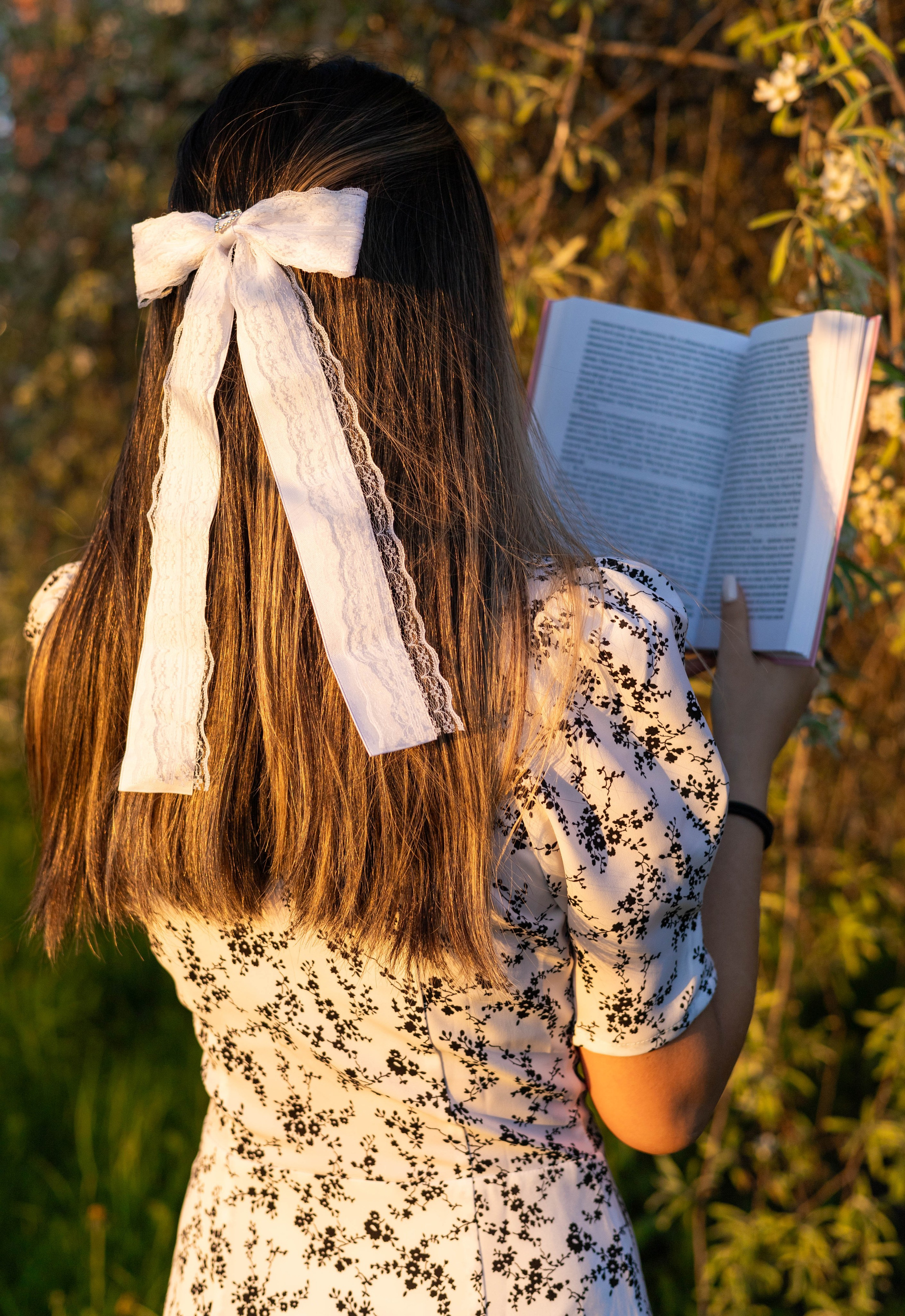 Виктория. Фотосессия в Яблоневом саду. Портретный фотограф Панферова Регина г. Санкт-Петербург, г. Казань