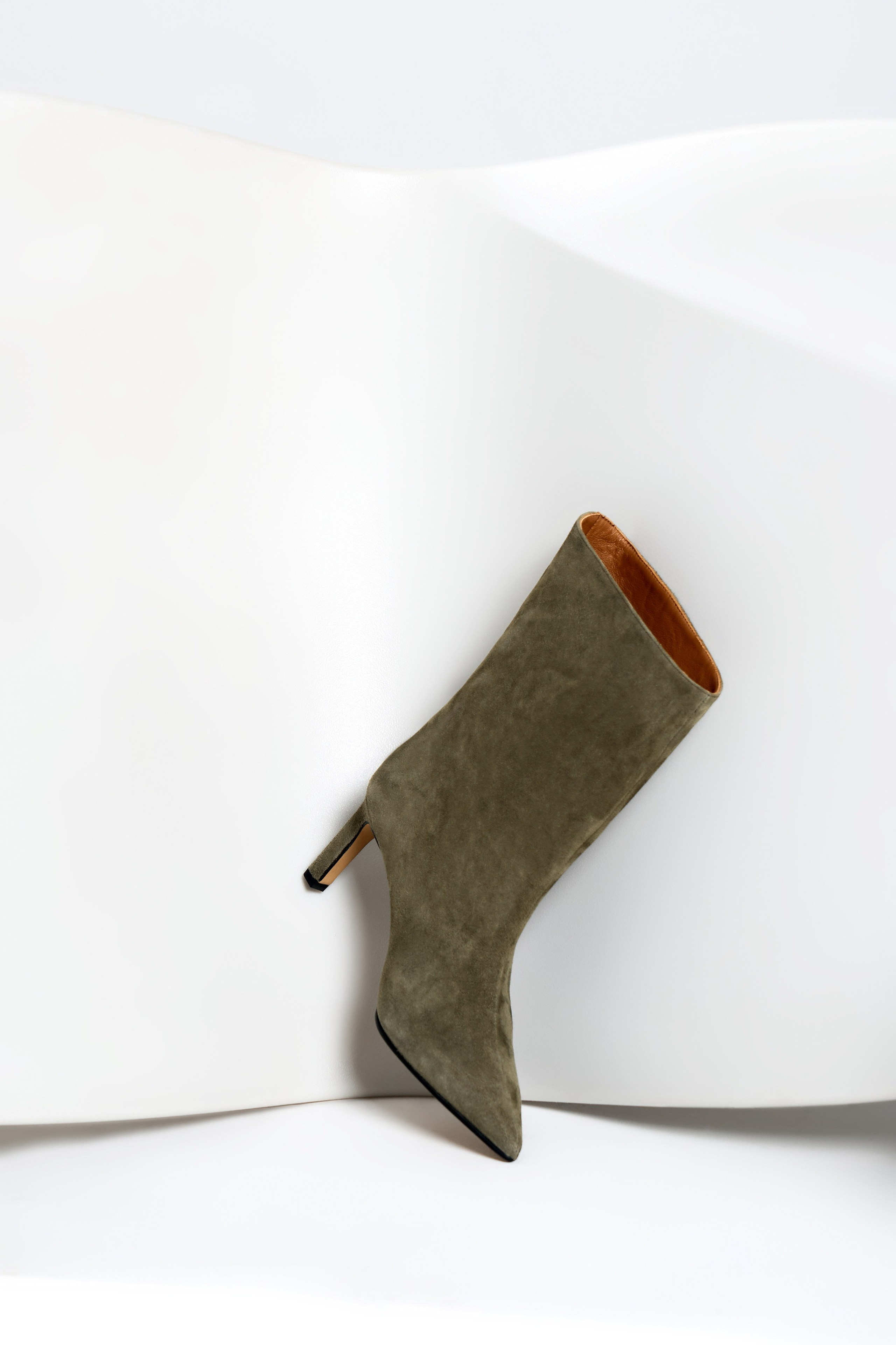 Amalie shoes. Retoucher