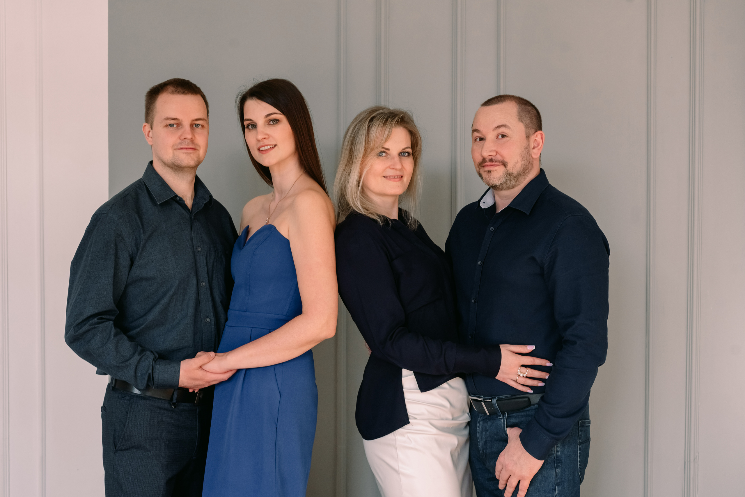 Фотосессия большой семьи в студии. Фотограф Юлия Кондратьева