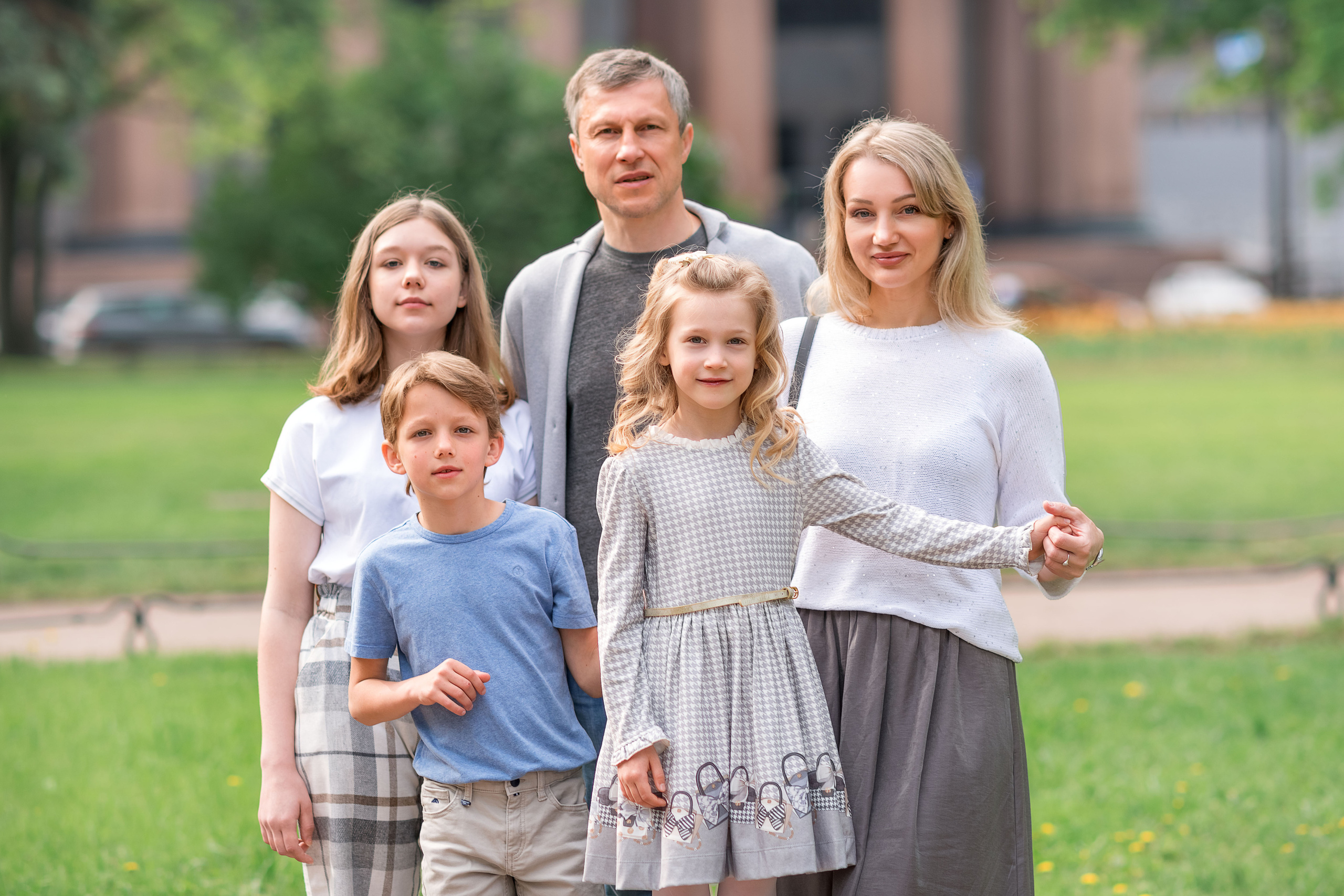 Семейная фотосессия в центре СПб. Фотограф Юлия Кондратьева