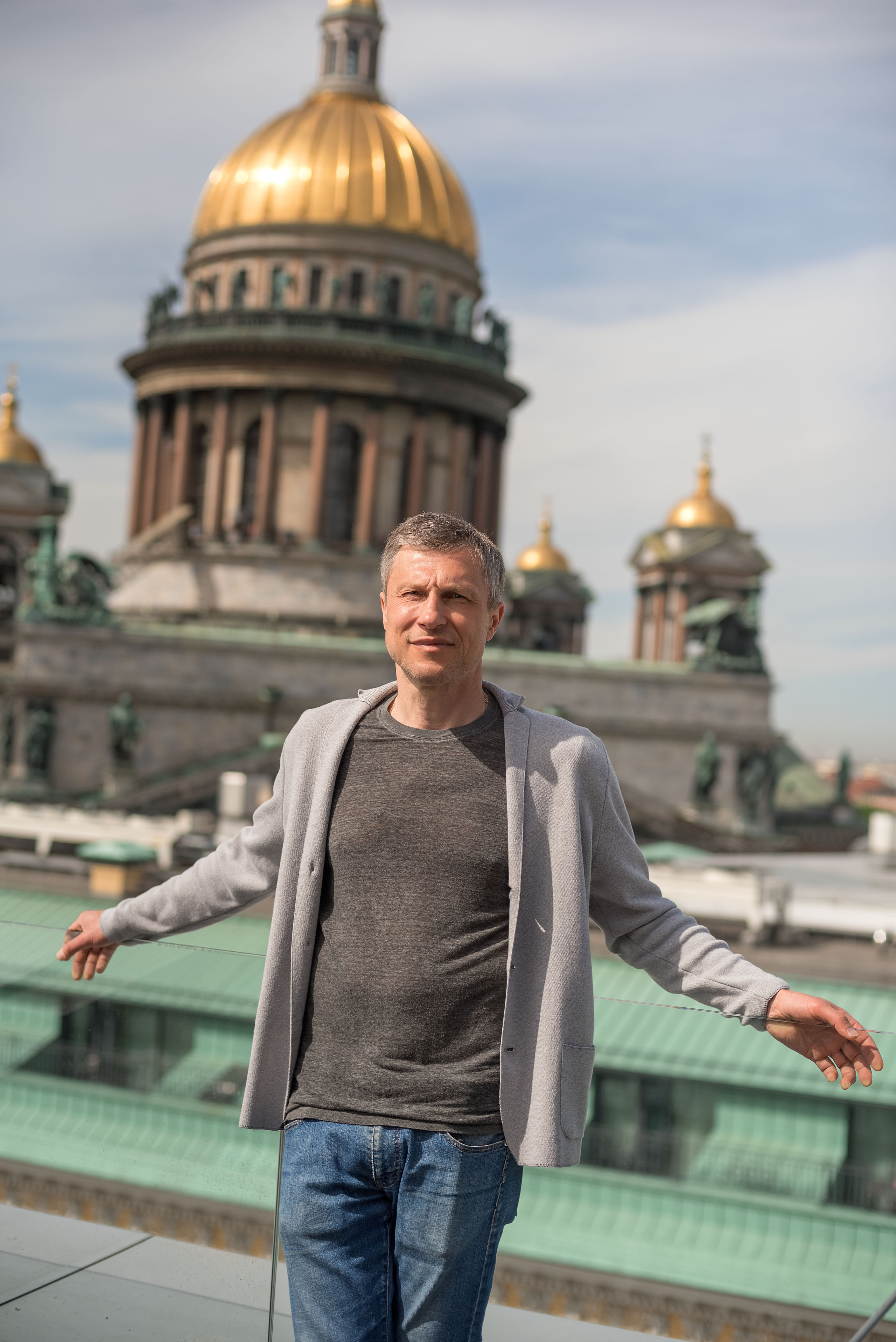 Семейная фотосессия в центре СПб. Фотограф Юлия Кондратьева