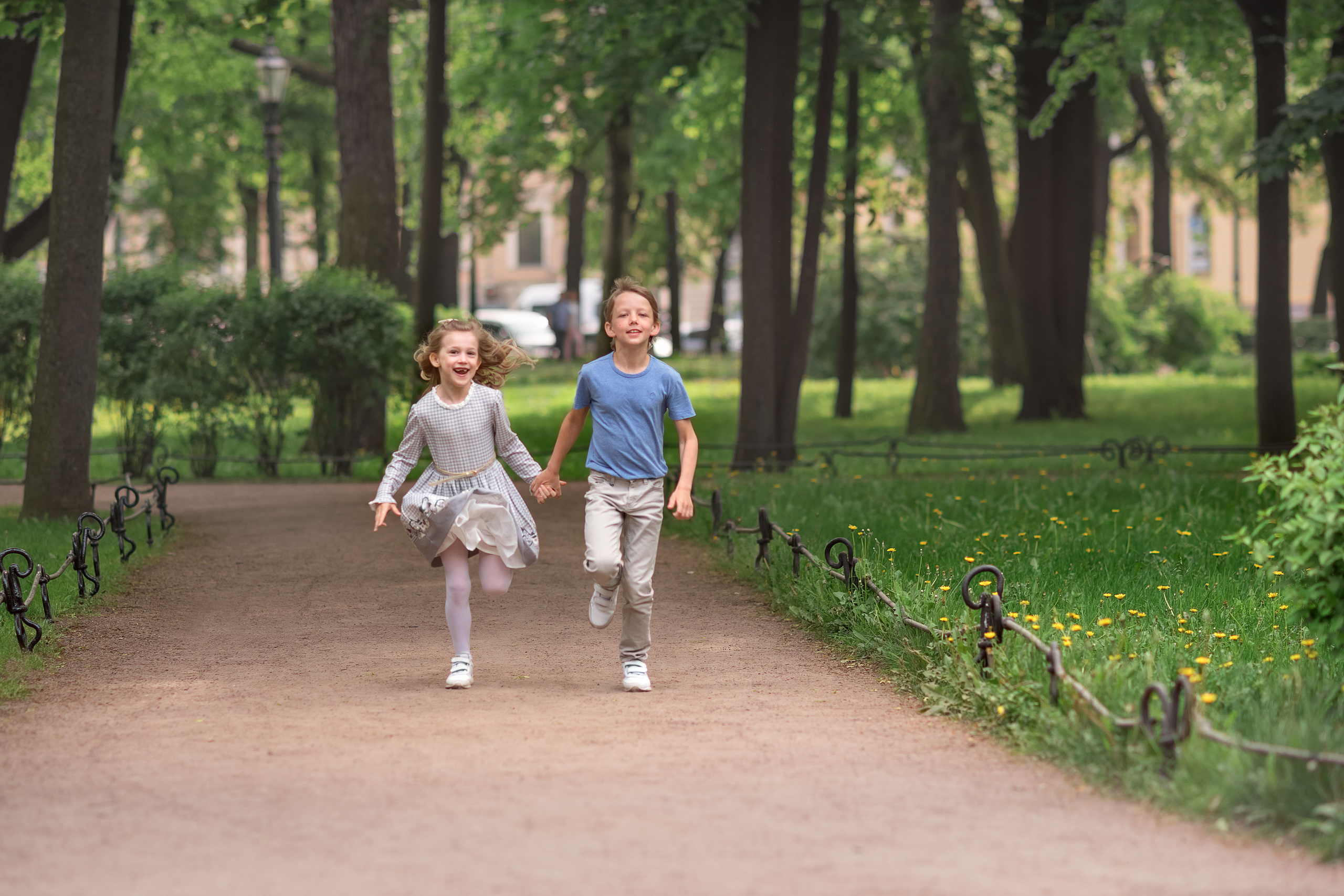 Семейная фотосессия в центре СПб. Фотограф Юлия Кондратьева