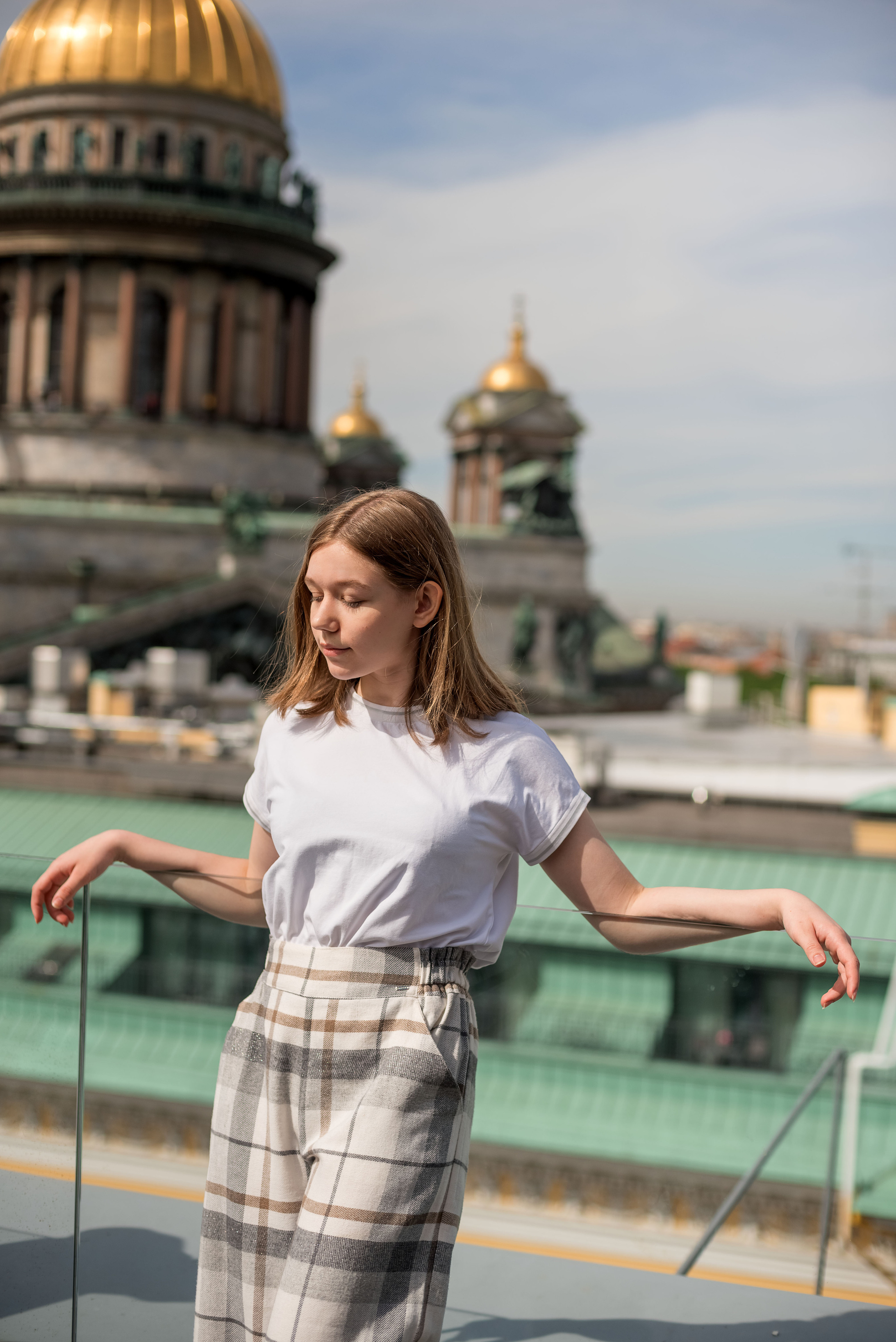 Семейная фотосессия в центре СПб. Фотограф Юлия Кондратьева