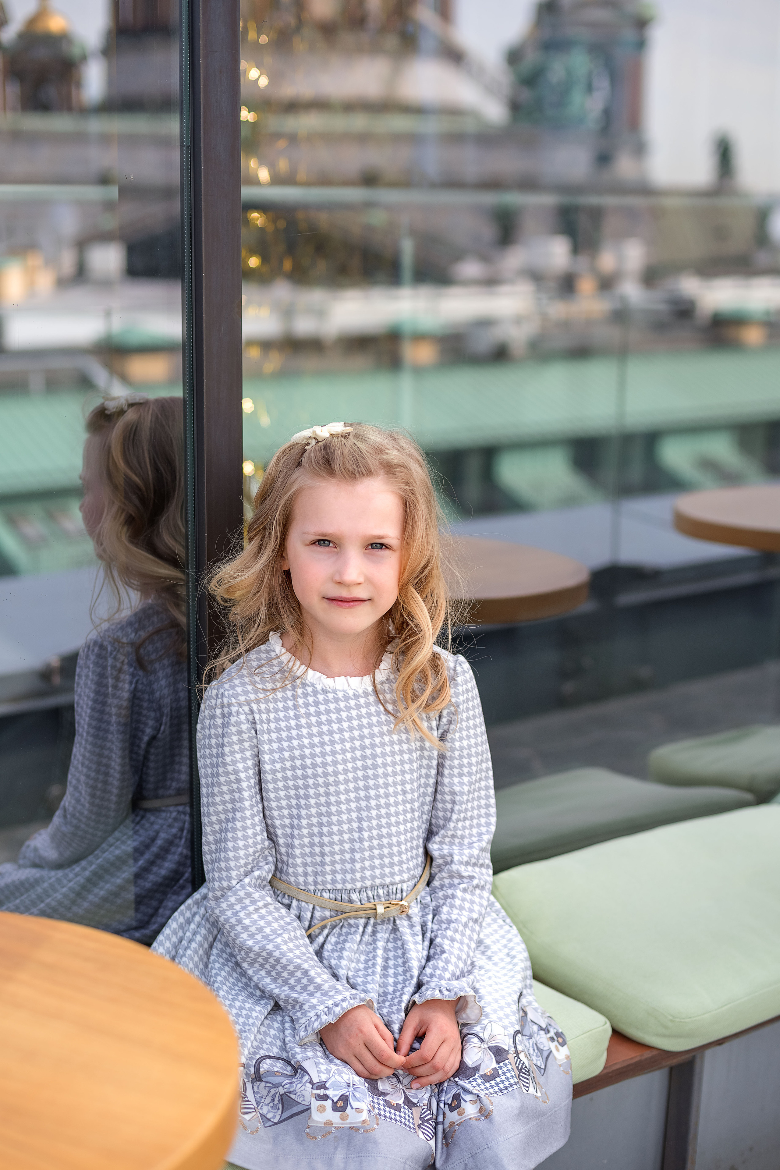 Семейная фотосессия в центре СПб. Фотограф Юлия Кондратьева