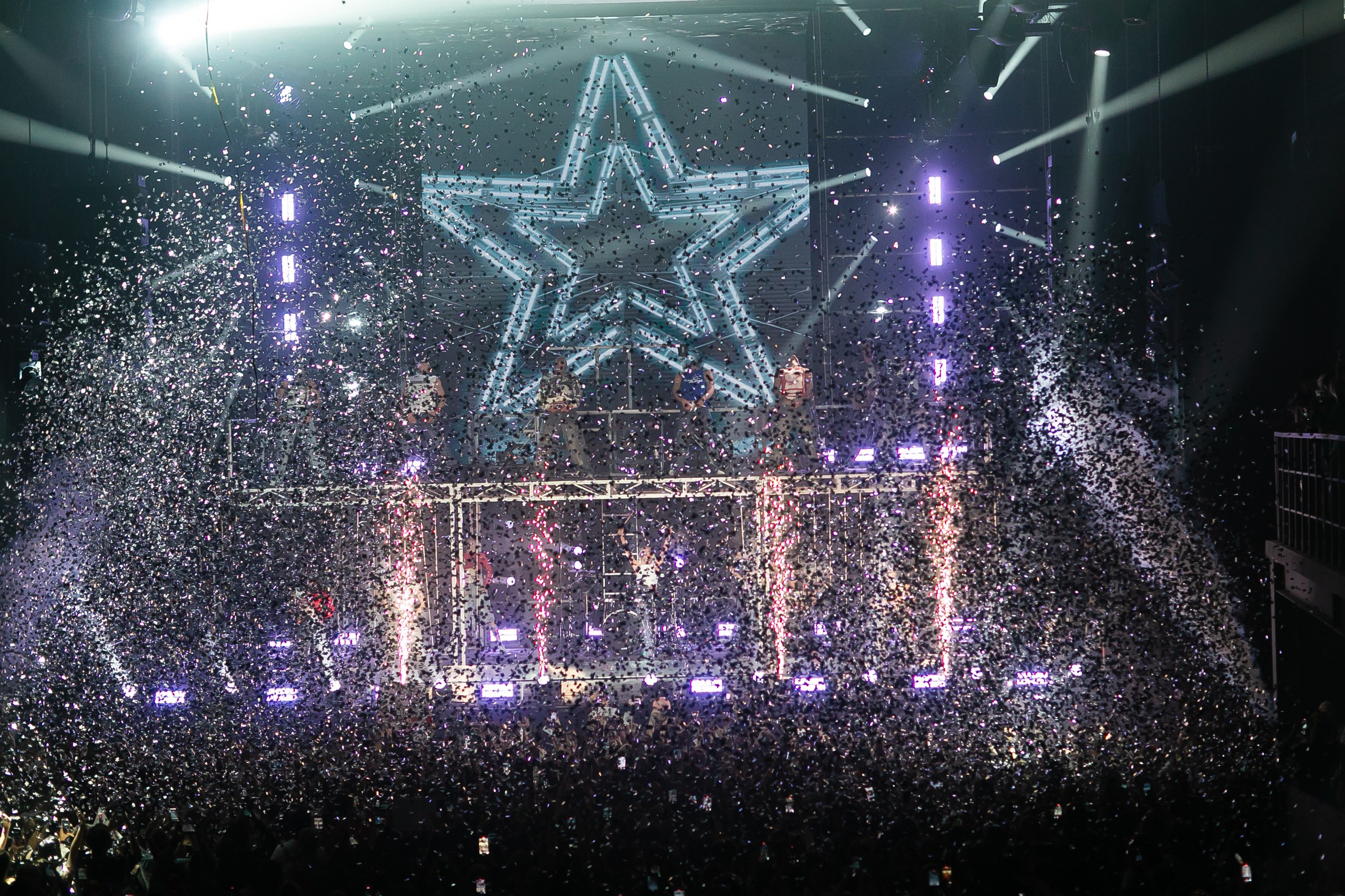 Концерт Клавы Коки. Фотограф в Москве