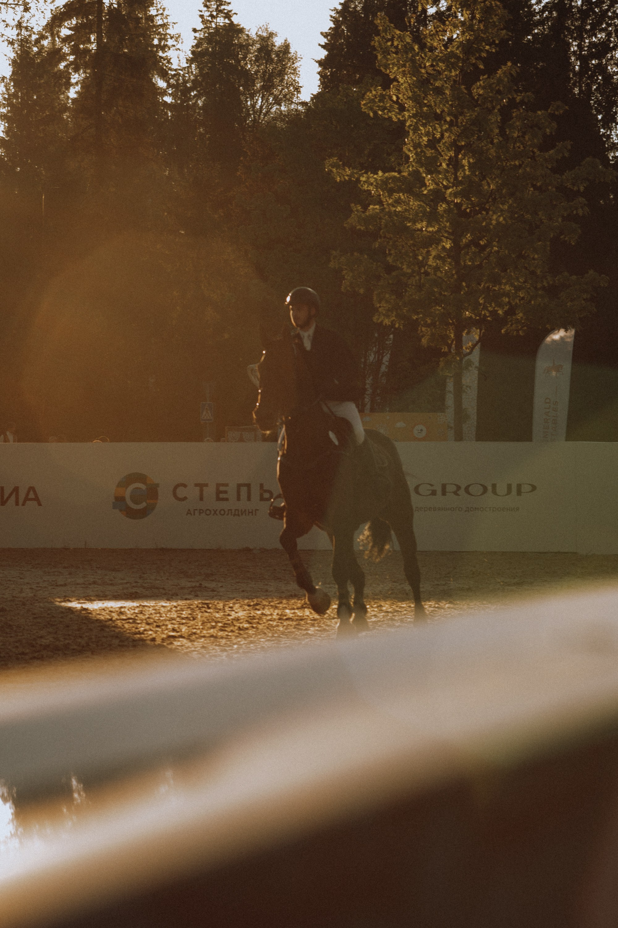 Emerald Stables CUP 2025. Бэкстейдж и репортажный фотограф в Москве Артем Онацко