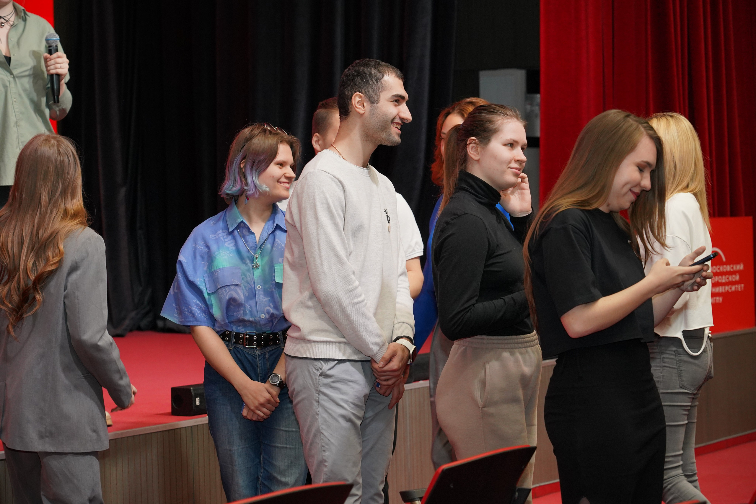 Фотограф на официальном мероприятии