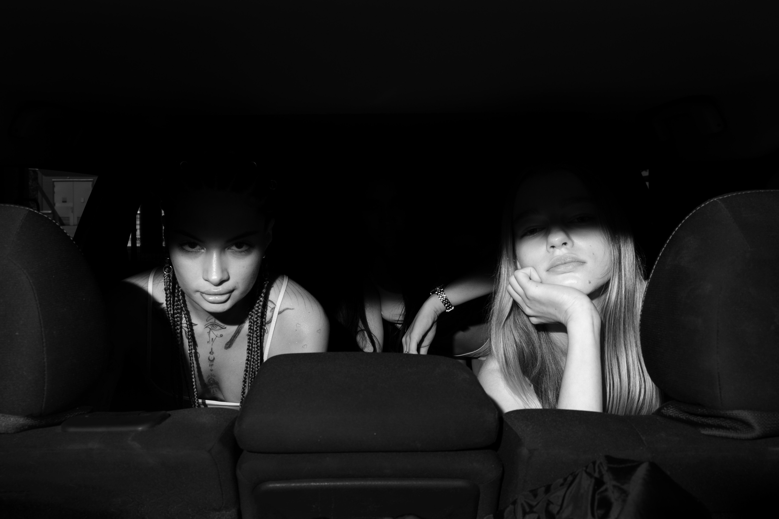 Фотосессия на парковке. Женский фотограф в Новосибирске Вячеслав Семакин