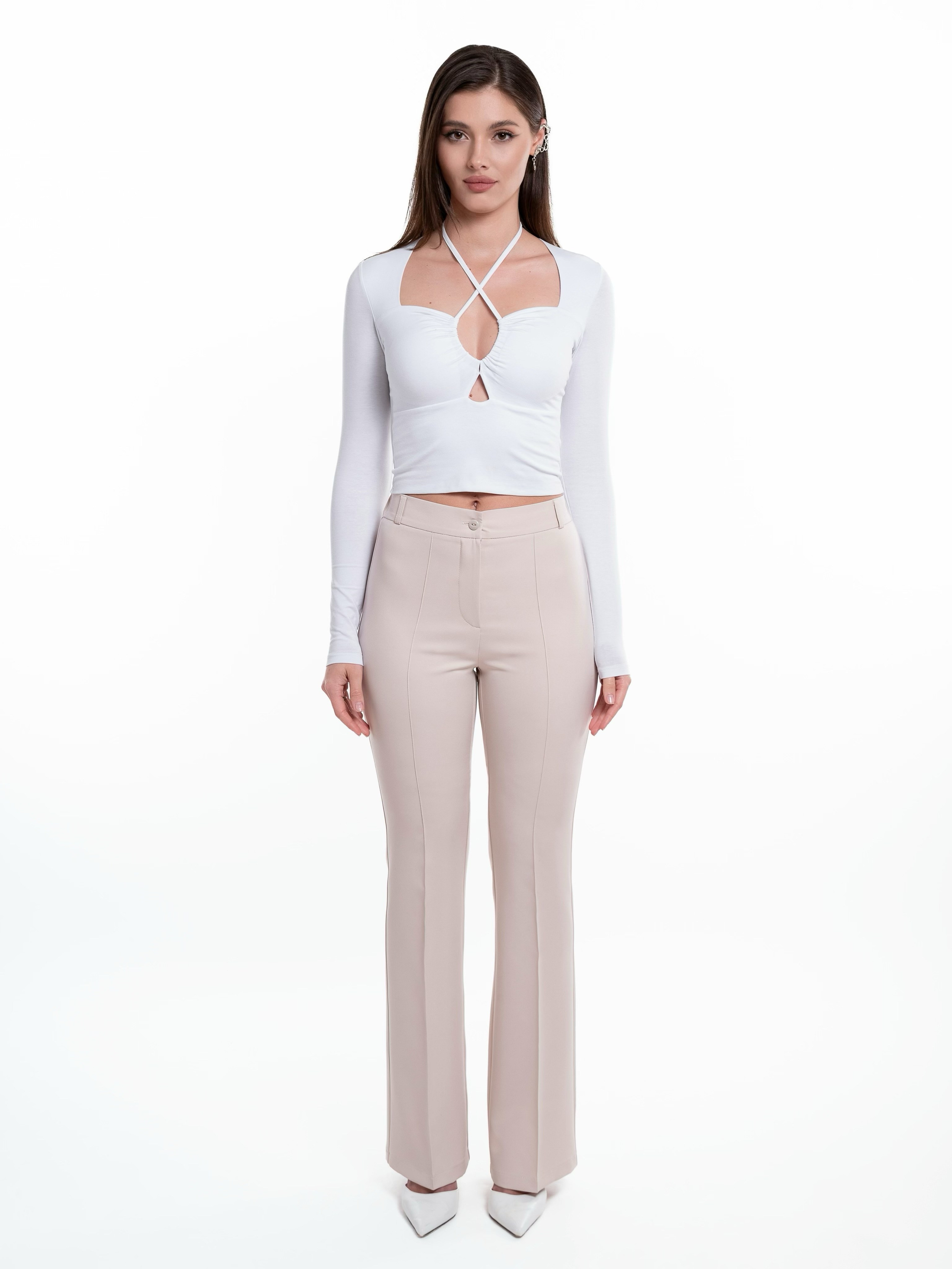 Классические брюки + белый фон+интерьер. Предметный фотограф, фото для маркетплейсов Пятигорск, КМВ