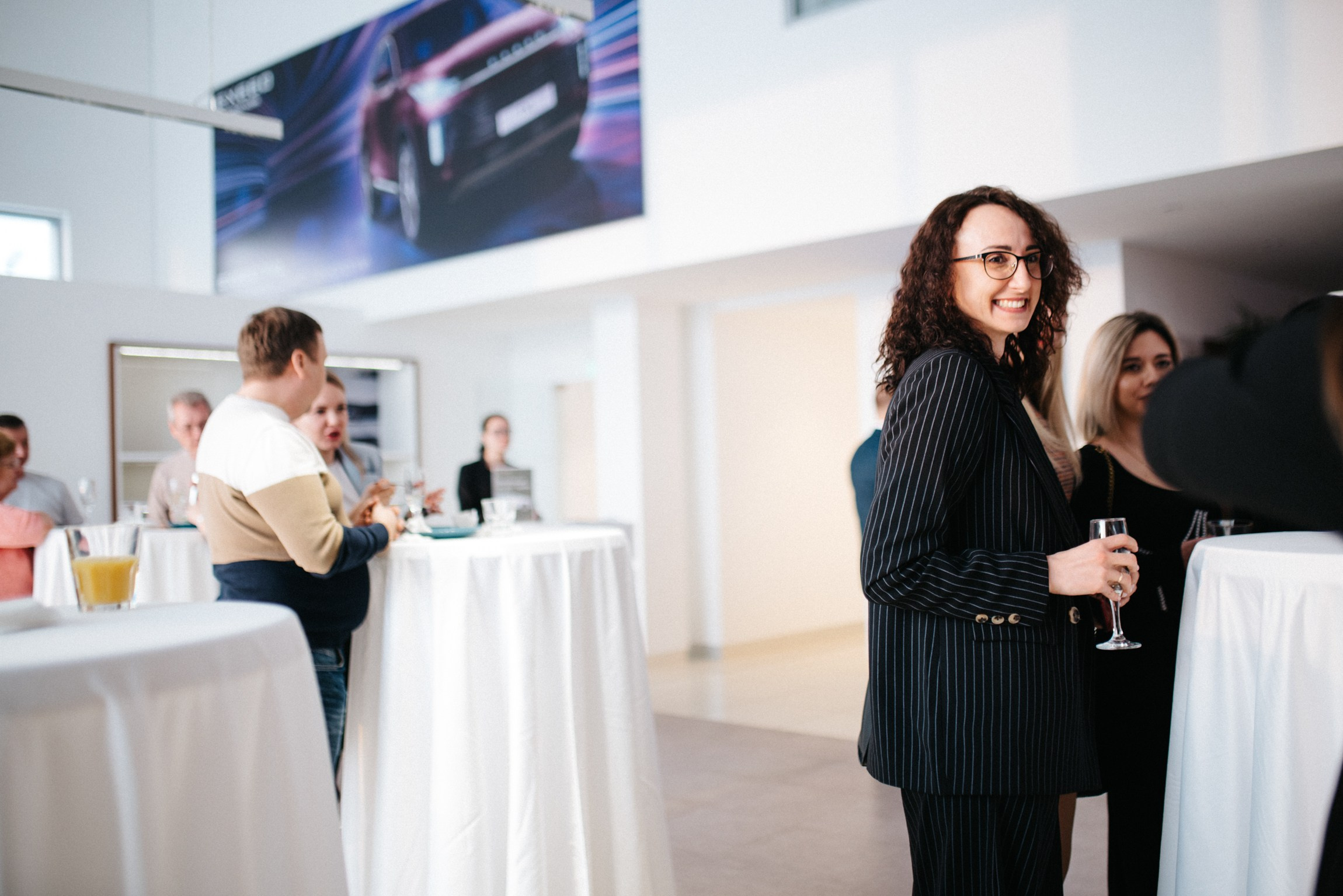 Открытие автосалона Exeed. Портретный и репортажной фотограф Алексей Волков. Москва, Оренбург