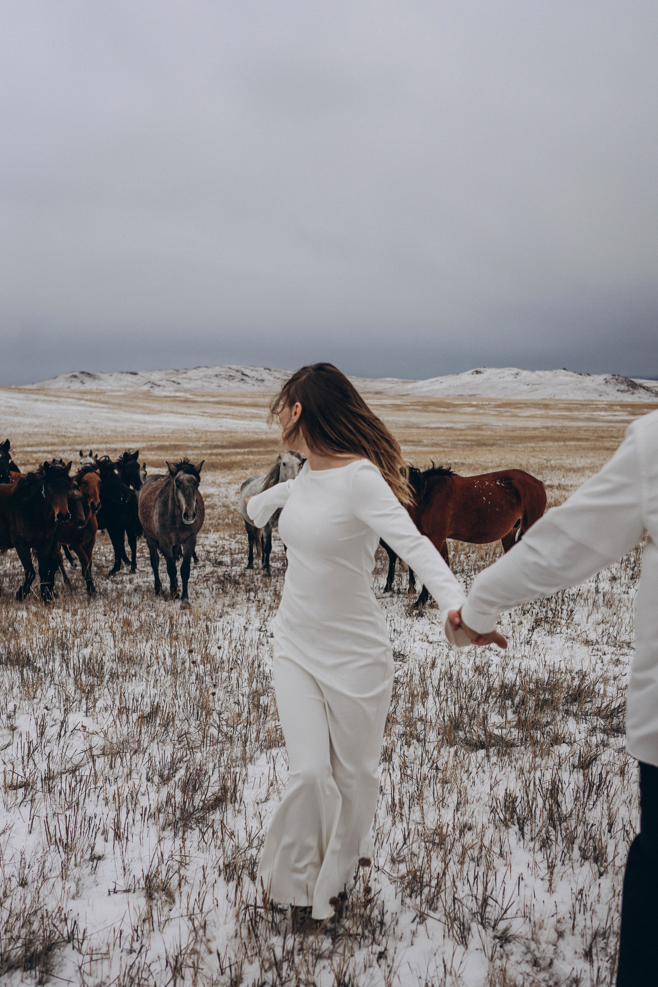 Алина и Андрей: регистрация и свадебная съемка в бухте Ая. Фотограф в Иркутске