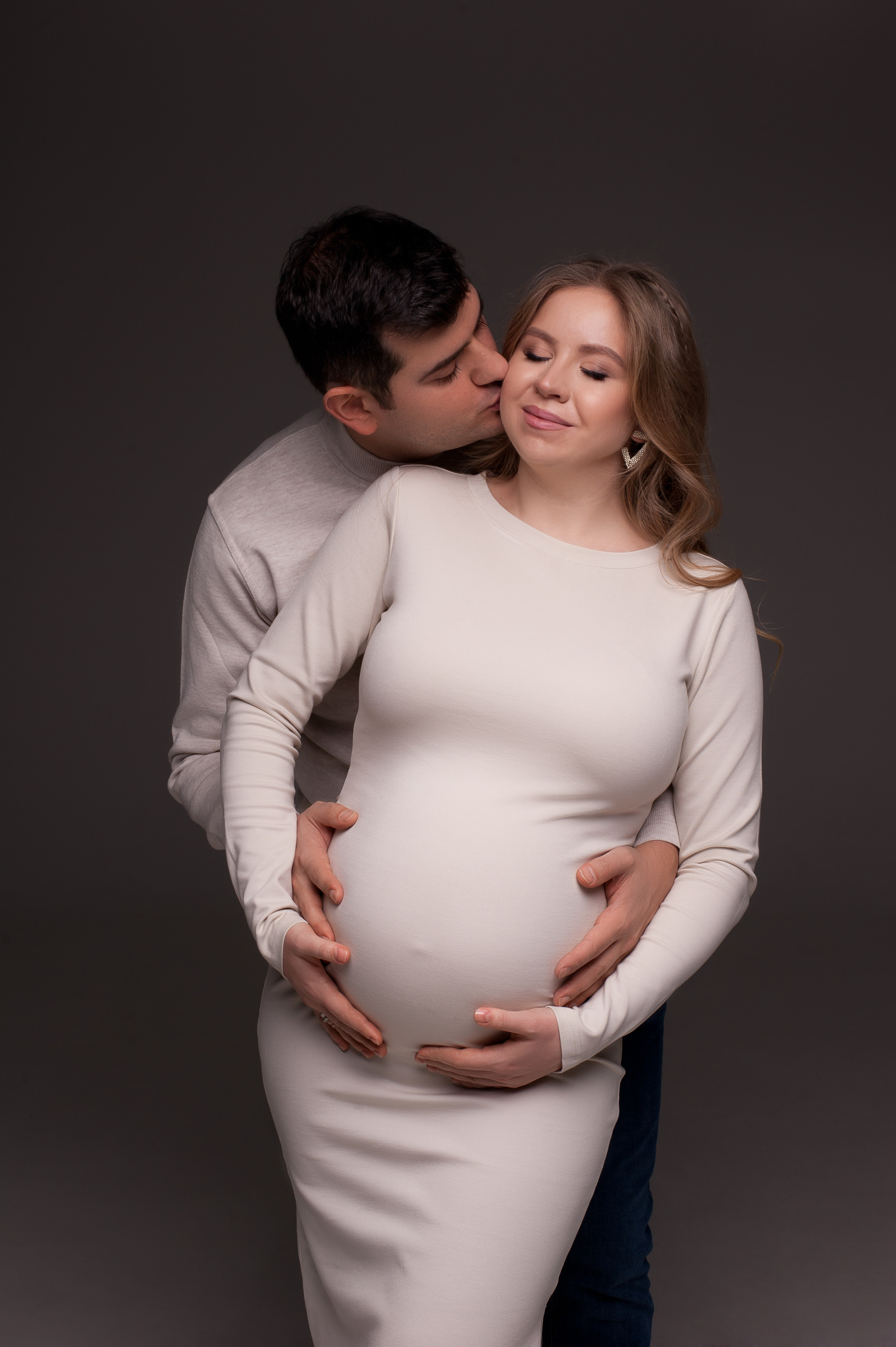 Фотосессия Беременности в Москве в стиле VOGUE "Всё включено". Стильная Фотосессия беременности как с обложки журнала