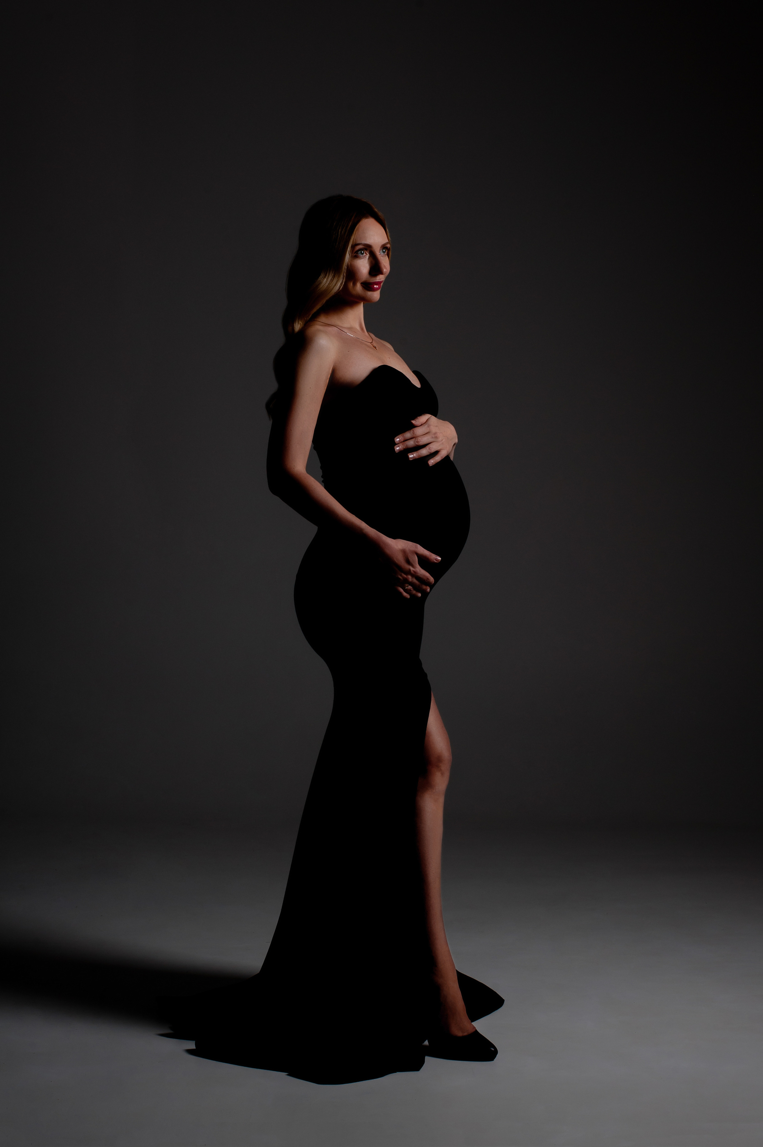 Фотосессия Беременности в Москве в стиле VOGUE "Всё включено". Стильная Фотосессия беременности как с обложки журнала