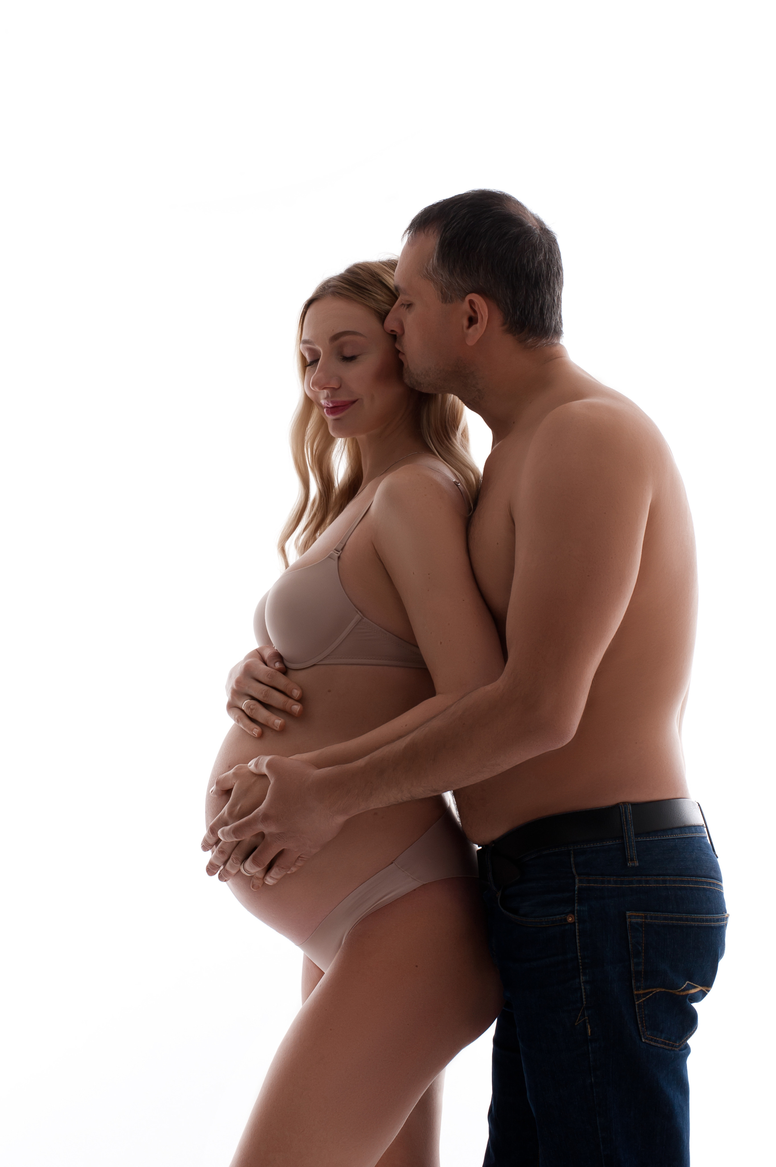 Фотосессия Беременности в Москве в стиле VOGUE "Всё включено". Стильная Фотосессия беременности как с обложки журнала