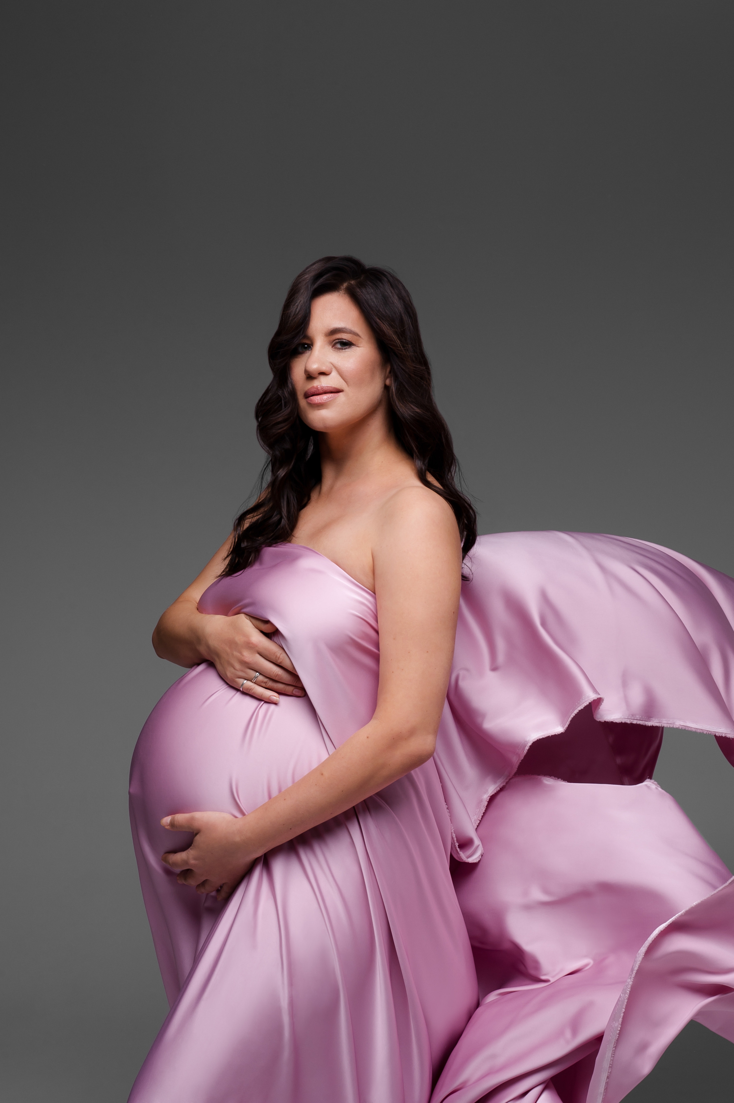 Фотосессия Беременности в Москве в стиле VOGUE "Всё включено". Стильная Фотосессия беременности в ткани.