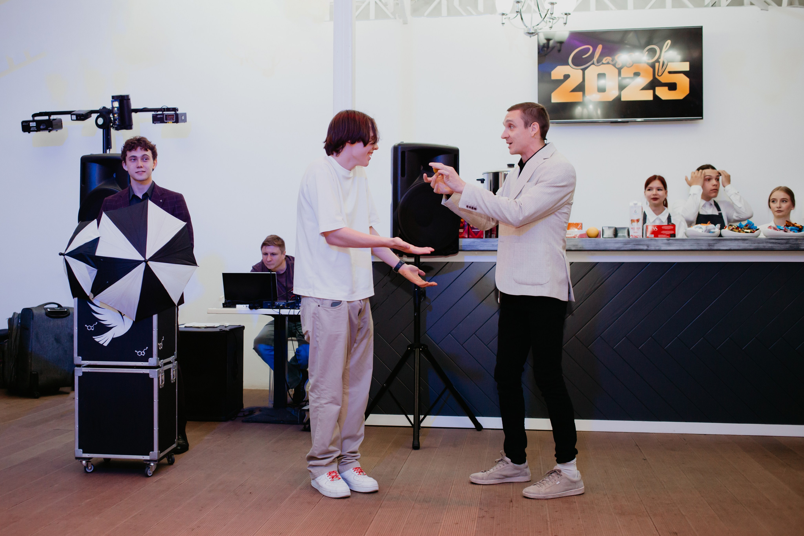 Выпускной 2025 (41 школа) 11 класс. Фотограф в Челябинске Ополихина Анна