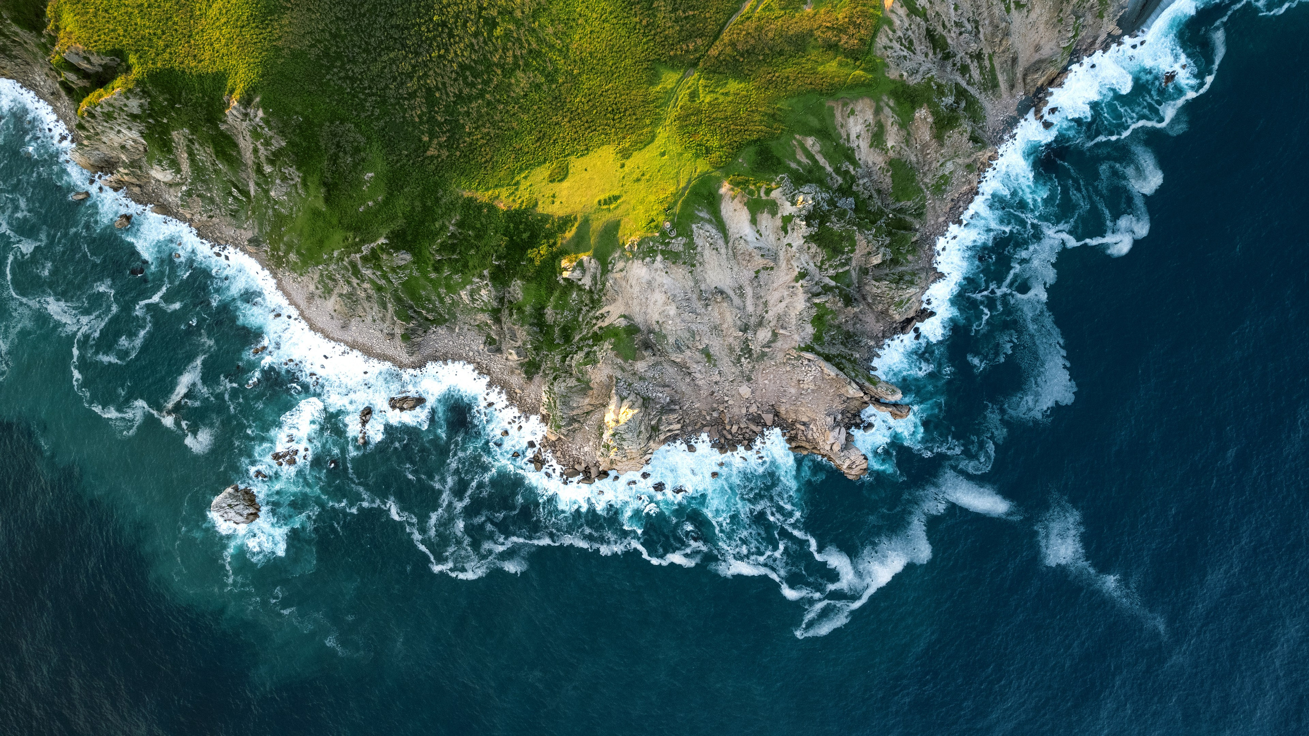 Бухта Тасовая. Иван Зайцев (IZIART) — создание культурного кода через фото и видео