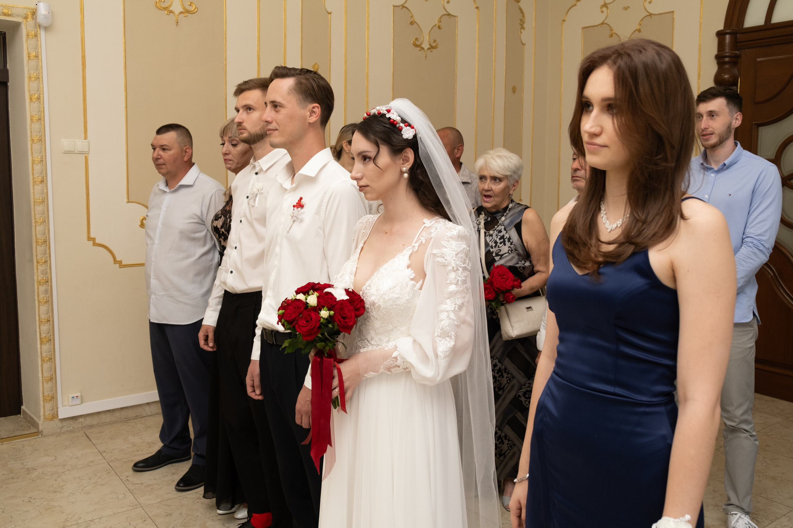 О+Д (ЗАГС, прогулка Центр и Парк Победы, банкет). Профессиональная фотосъемка в Крыму. Натуральные эмоции и живые кадры. Забронируйте дату прямо сейчас!