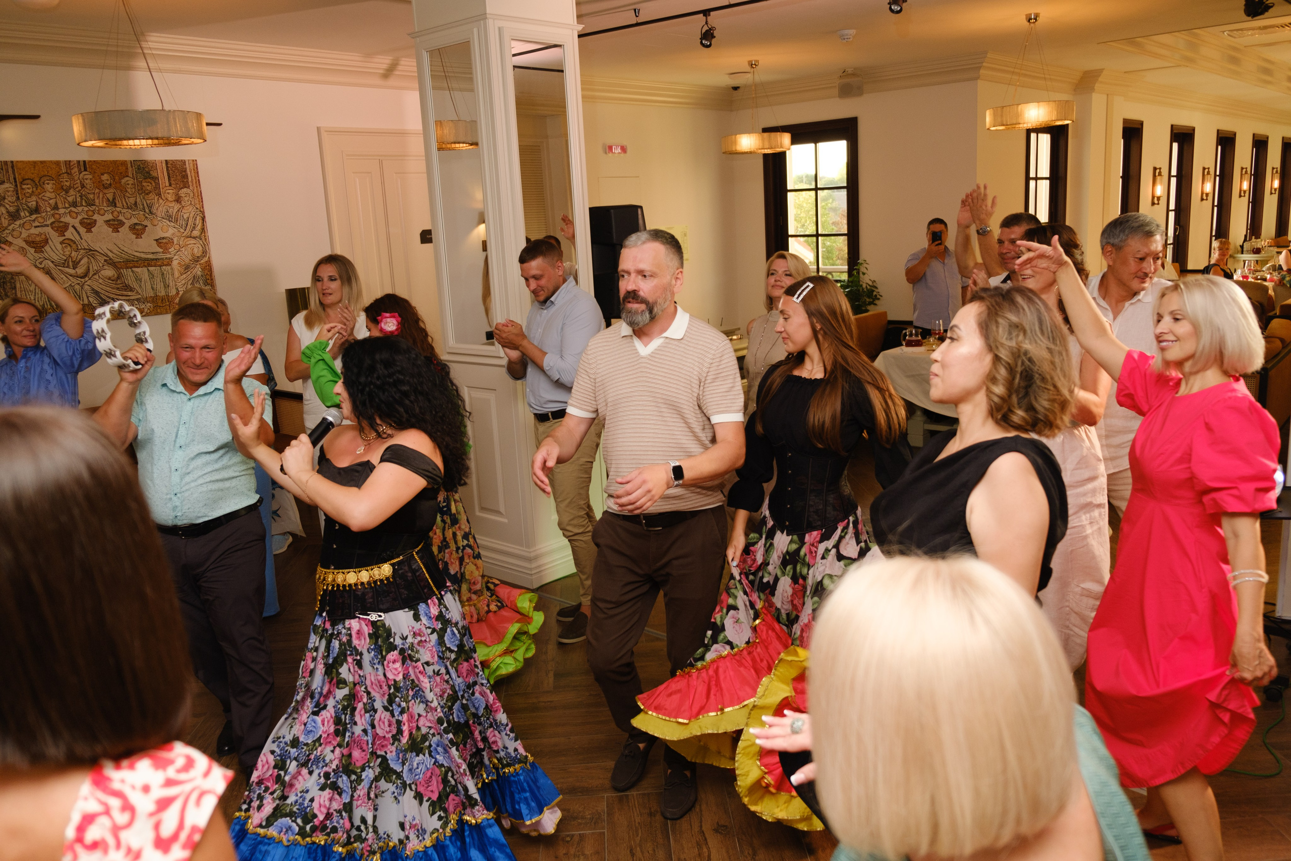 Фотограф на юбилей в Крыму | Съемка дня рождения | Илья Желдак. Профессиональная фотосъемка в Крыму. Натуральные эмоции и живые кадры. Забронируйте дату прямо сейчас!