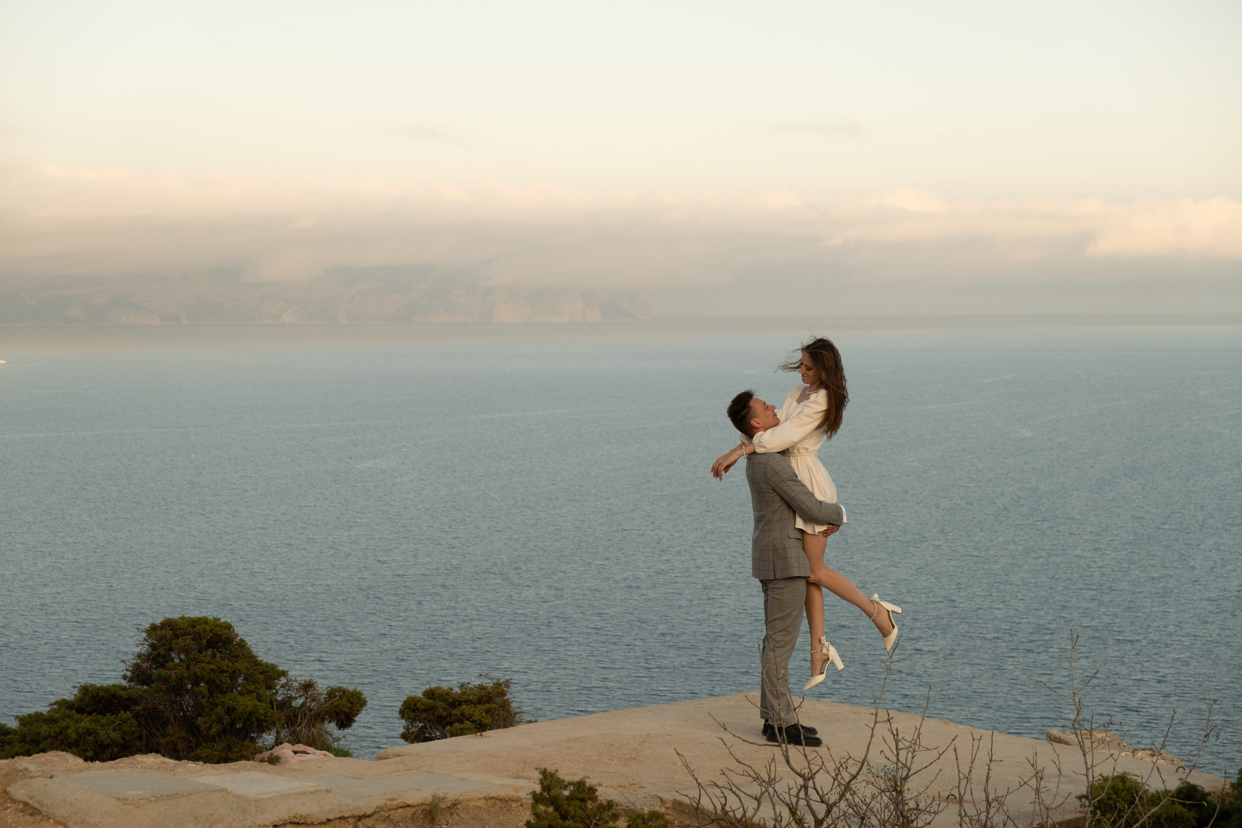 Самое красивое место для фотосессии в Крыму. Профессиональная фотосъемка в Крыму. Натуральные эмоции и живые кадры. Забронируйте дату прямо сейчас!