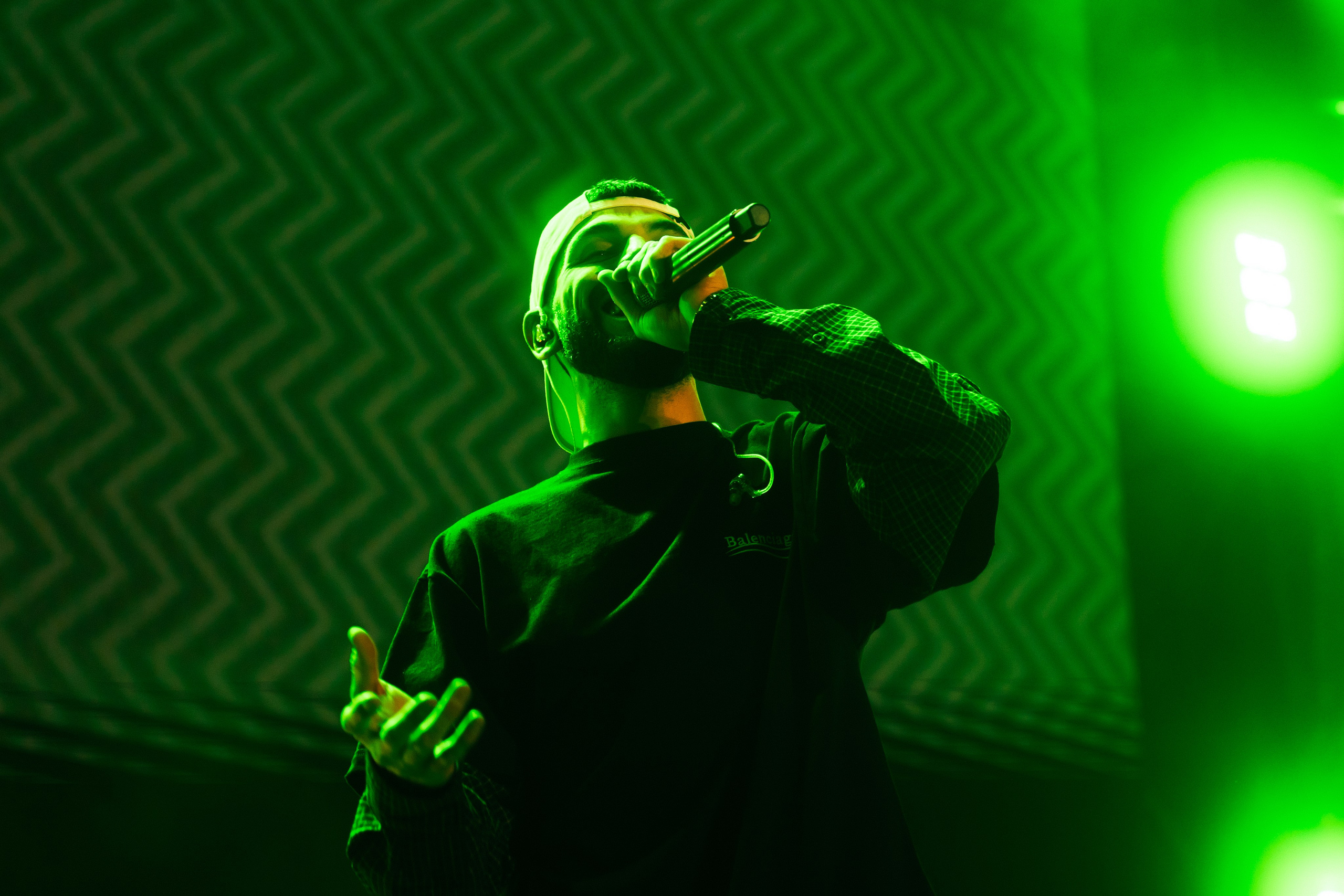 Концерт Jakone & A.V.G на фестивале Grounded Event. Ilya Foxy — автомобильный фотограф