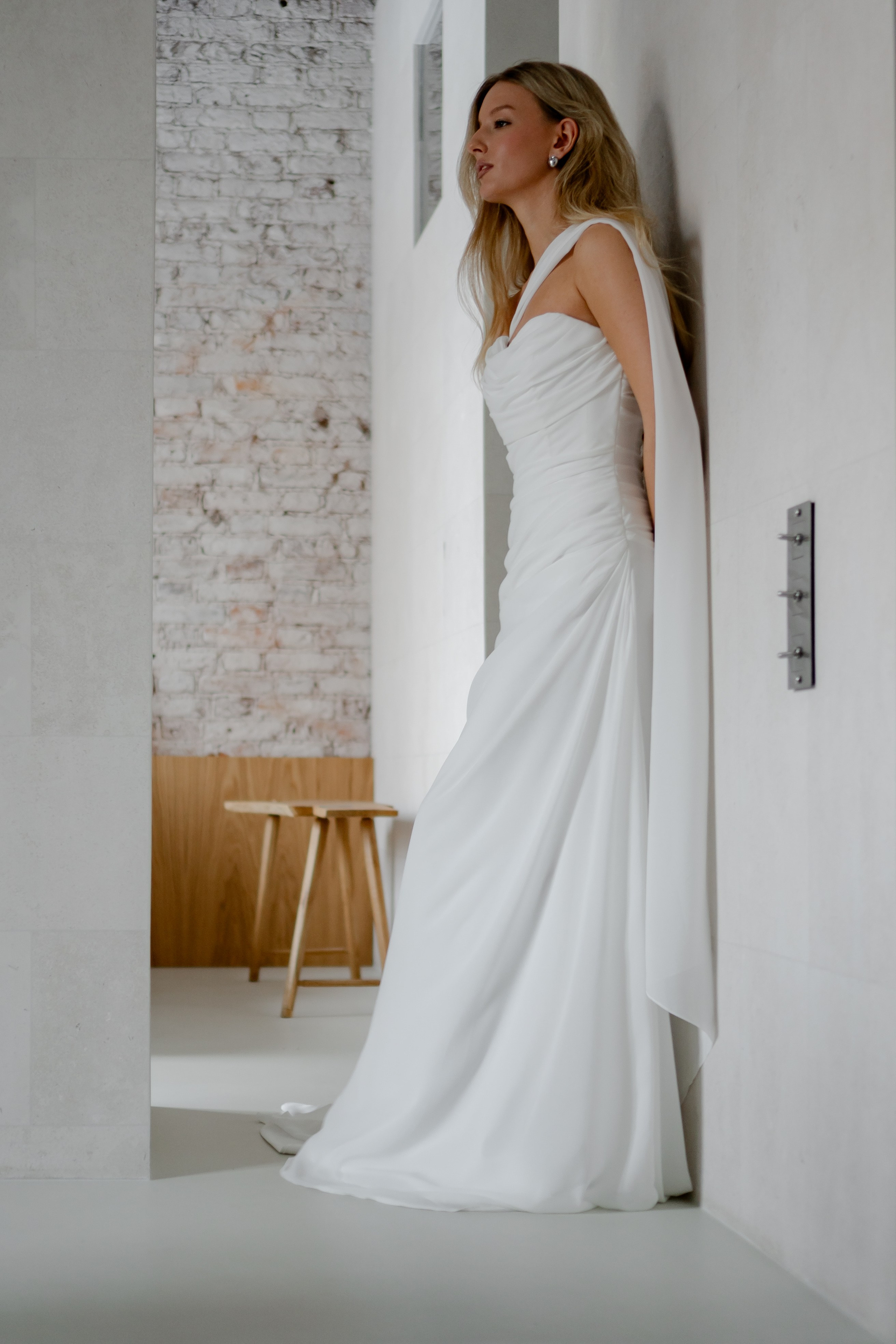 ЭЛЕГАНТНАЯ СВАДБЕНАЯ СЬЕМКА ЖЕНИХА И НЕВЕСТЫ В ДОРОГОМ ОТЕЛЕ САНКТ-ПЕТЕРБУРГА. Профессиональный фотограф, Санкт-Петербург — Виктория Богомолова