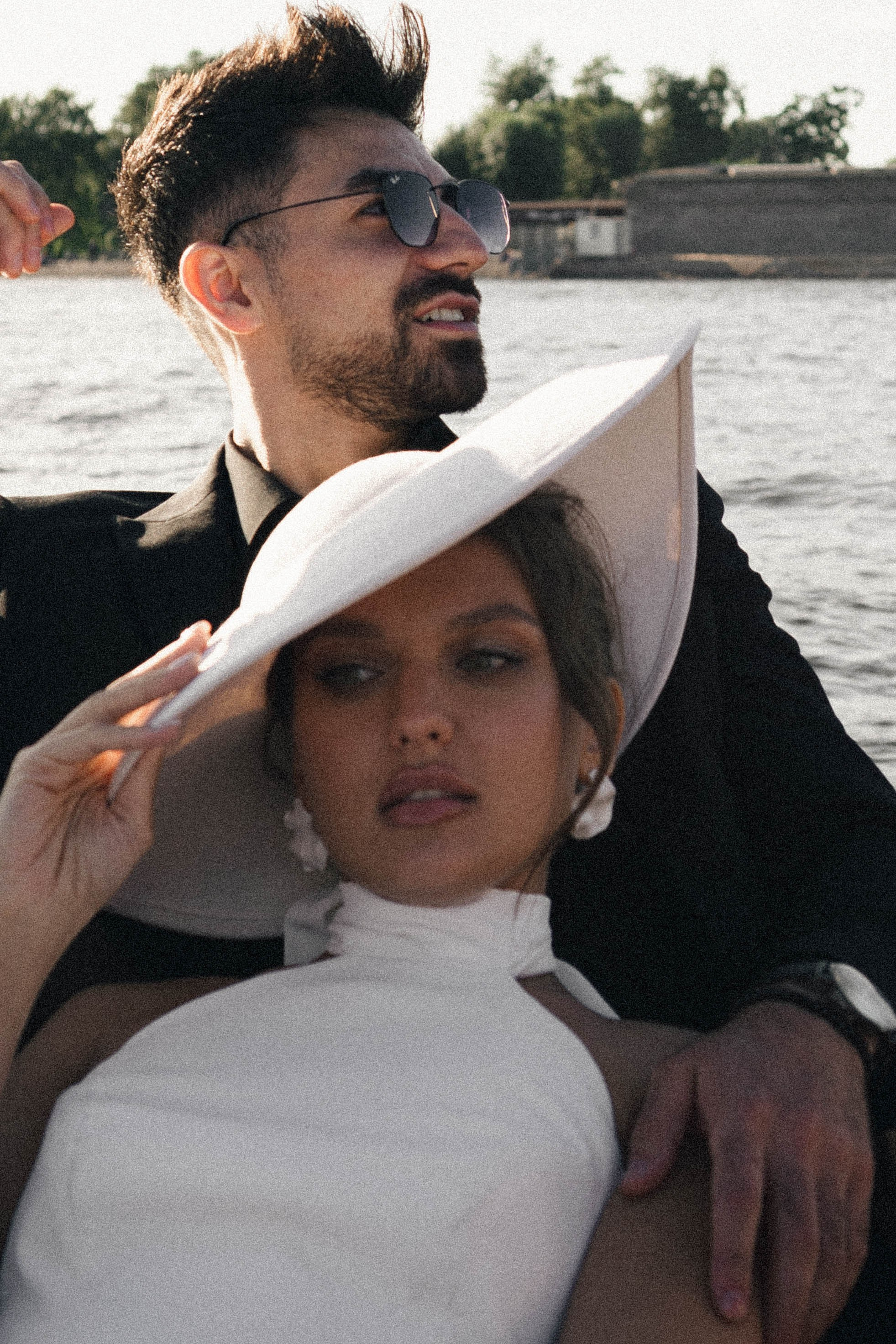 СВАДЕНБНАЯ СЬЕМКА НА КАТЕРЕ ПО КАНАЛАМ САНКТ-ПЕТЕРБУРГА И В АКВАТОРИИ НЕВЫ. Профессиональный фотограф, Санкт-Петербург — Виктория Богомолова