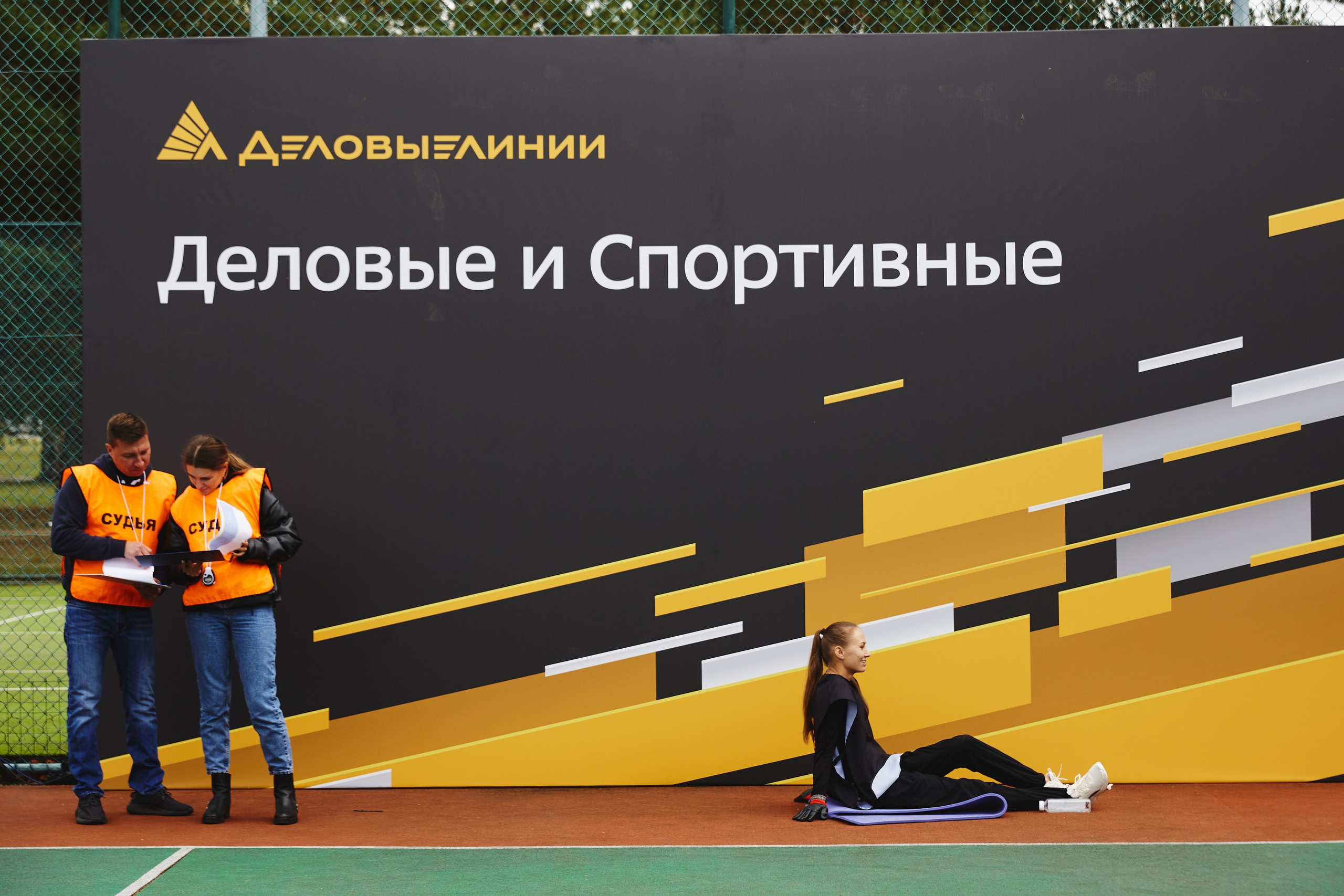 Фотограф на тимбилдинг: спортивное командообразование за городом. КонТайм: профессиональная съемка для организаций