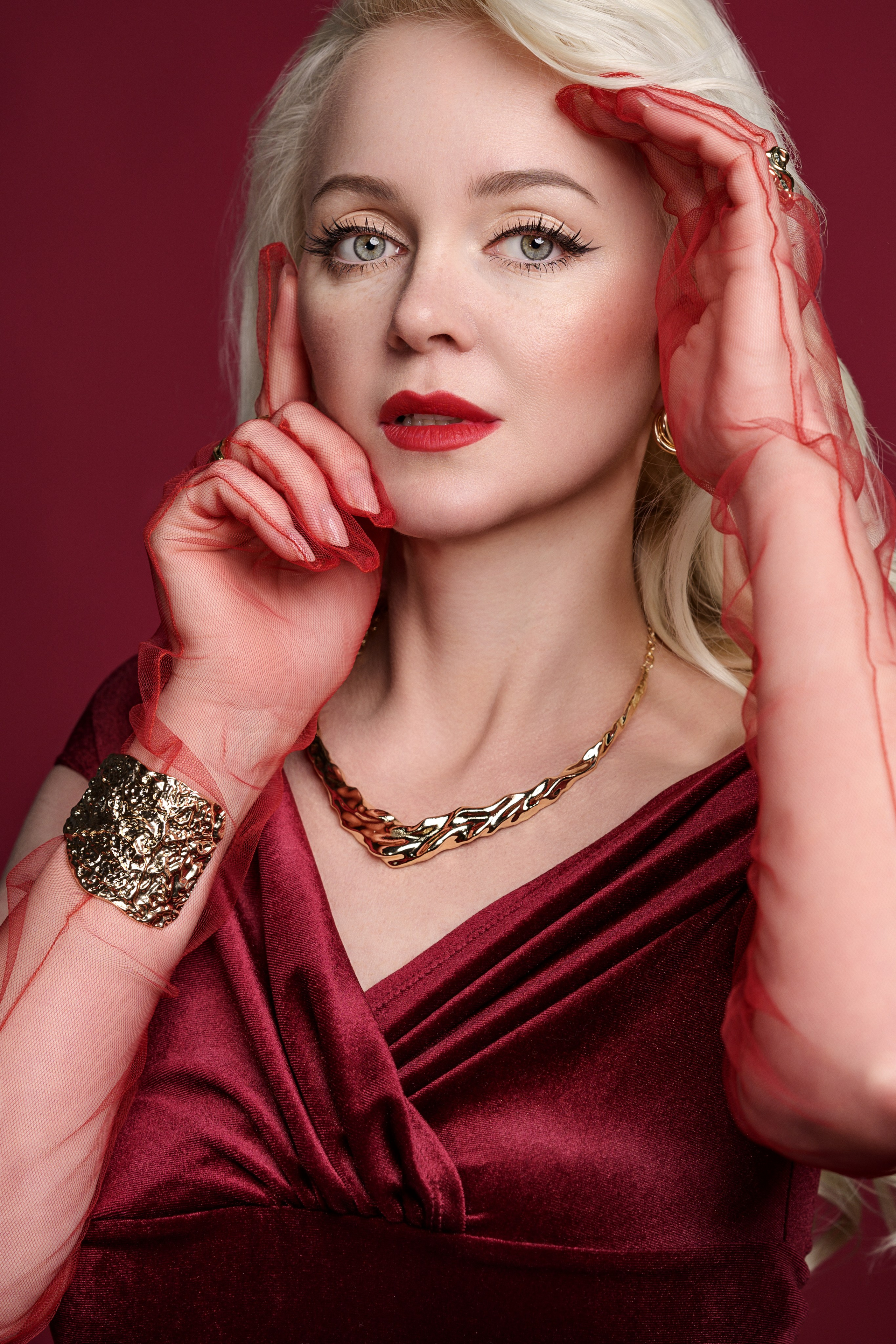 Студийная фотосессия для Анны «Lady in red». Фотограф Симферополь Крым Ольга Топоривская