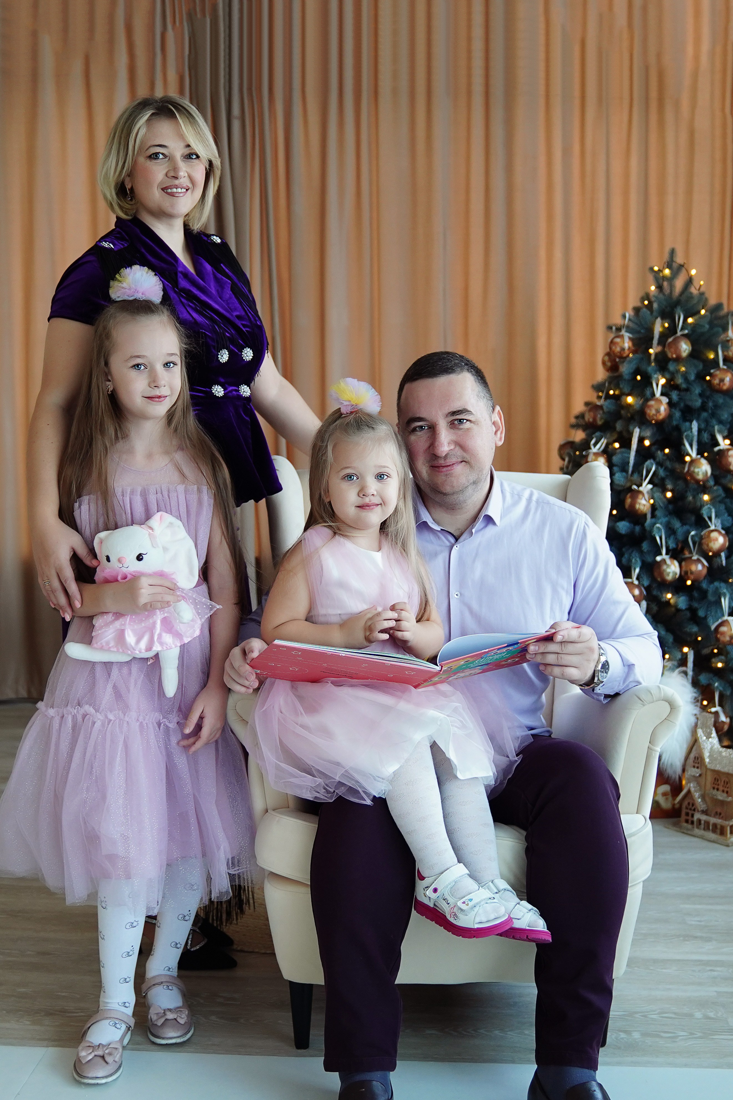 Семейная фотосессия в студии ZOOM (Сосенки). Семейный и детский фотограф в Москве Екатерина Офицерова