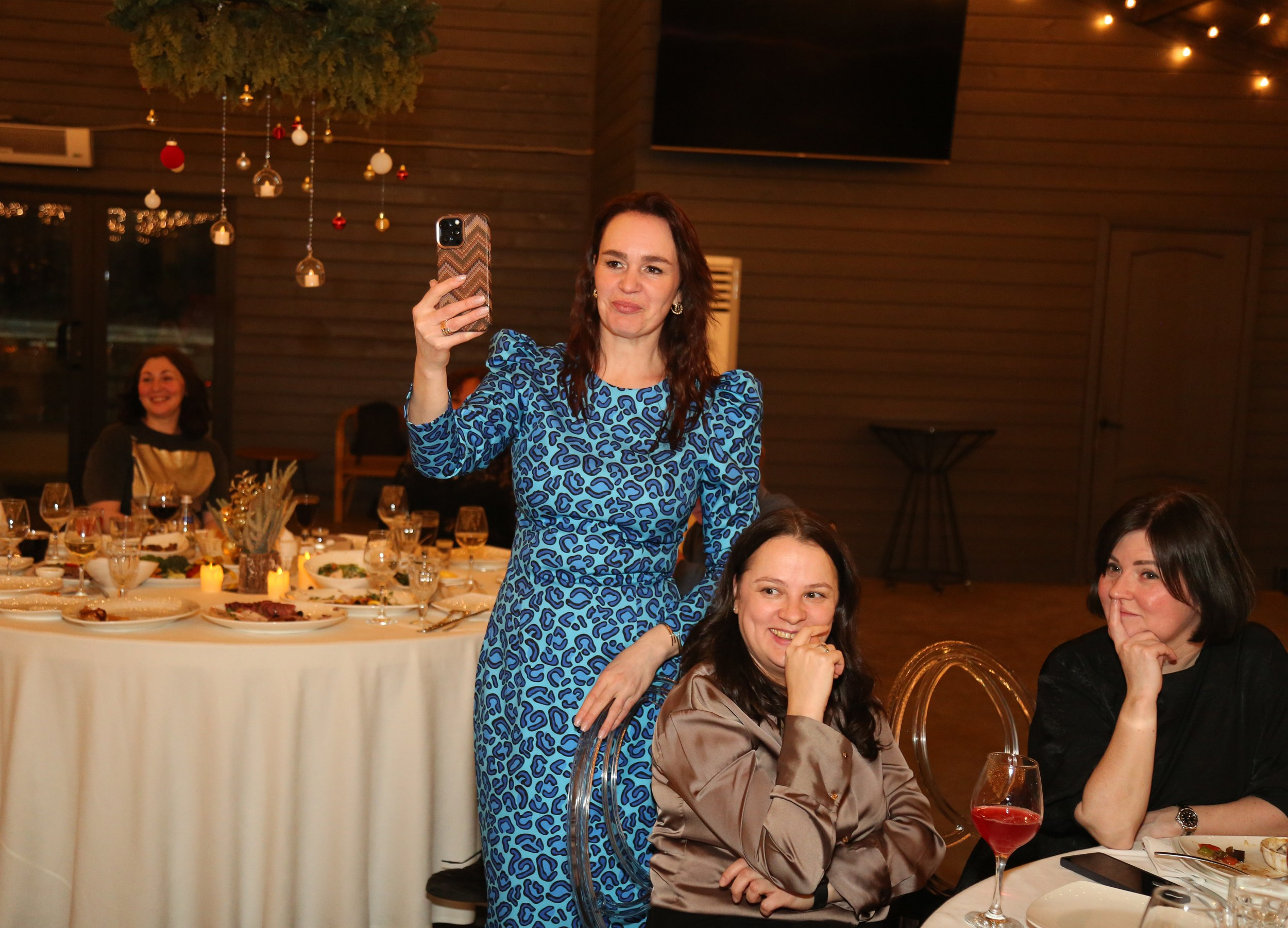 Корпоратив. Фотосессия в студии в Москве от профессионального фотографа услуги по доступным ценам