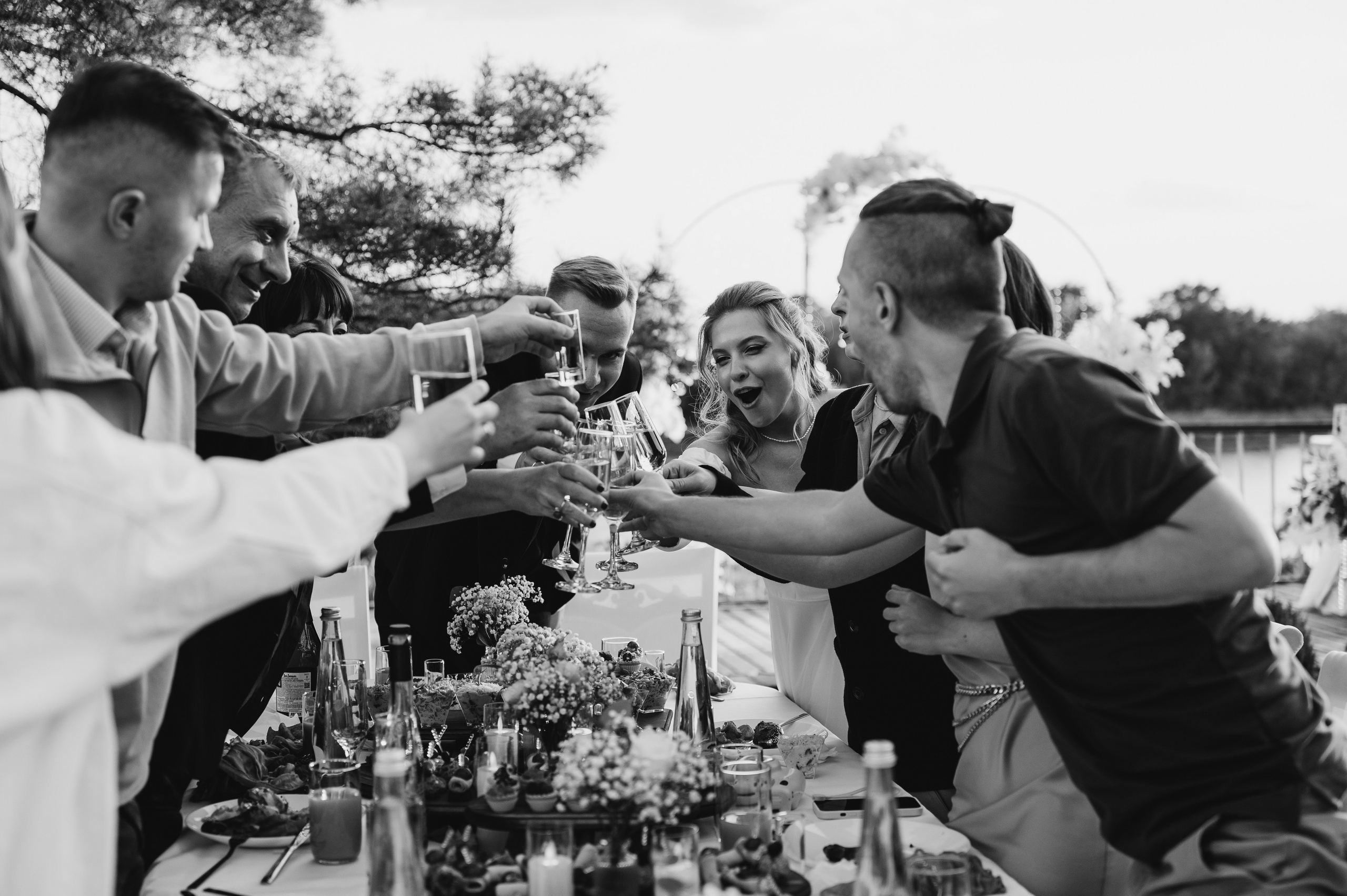 Свадебная съемка в Ростове, прогулка на яхте и семейный ужин за городом