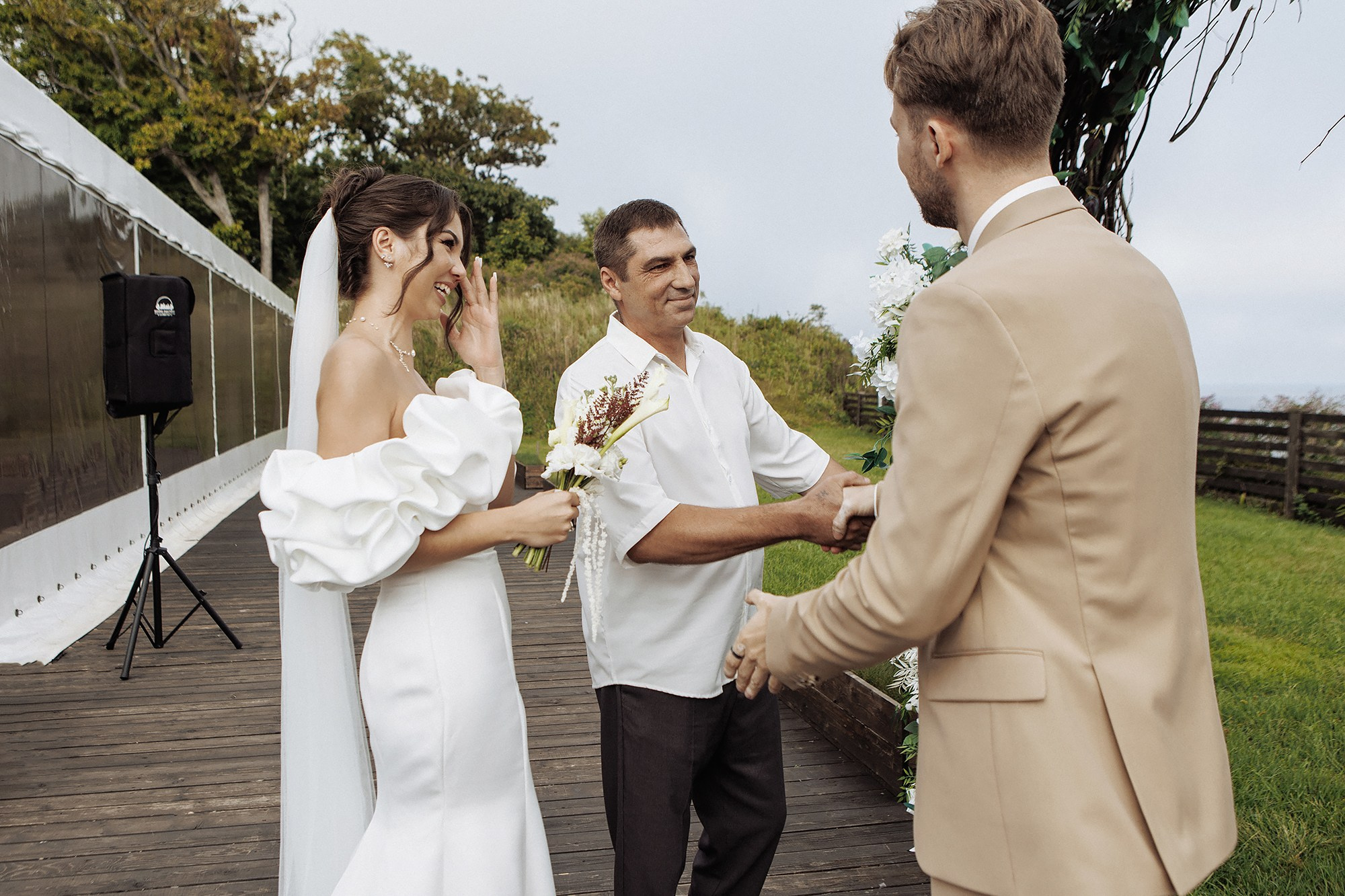 Саша и Вика 5.09.25. Свадебный фотограф Владивосток Алина Гевондова